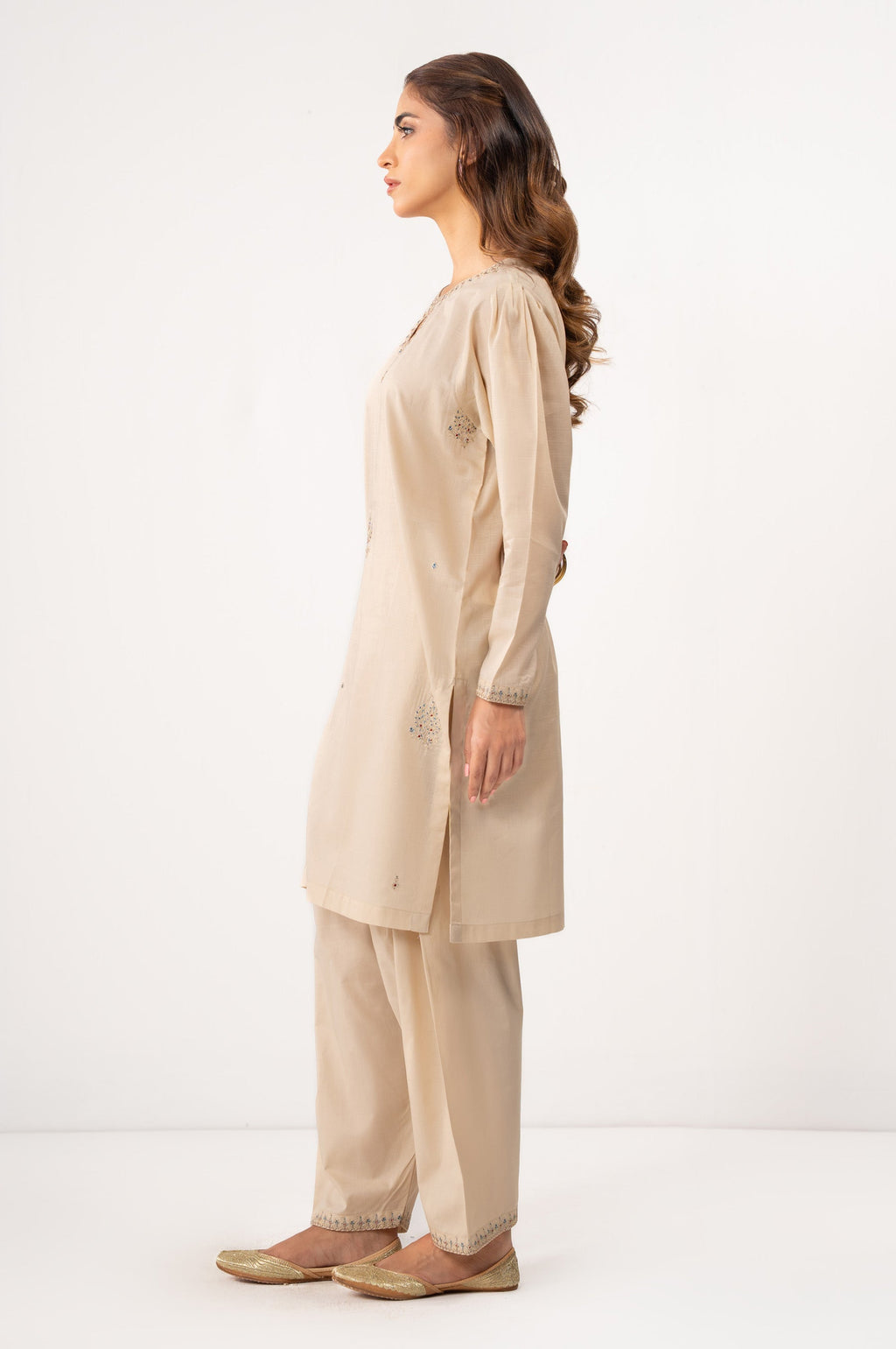 STITCHED EMBROIDERED SUIT (FACTORY E-OUTLET)