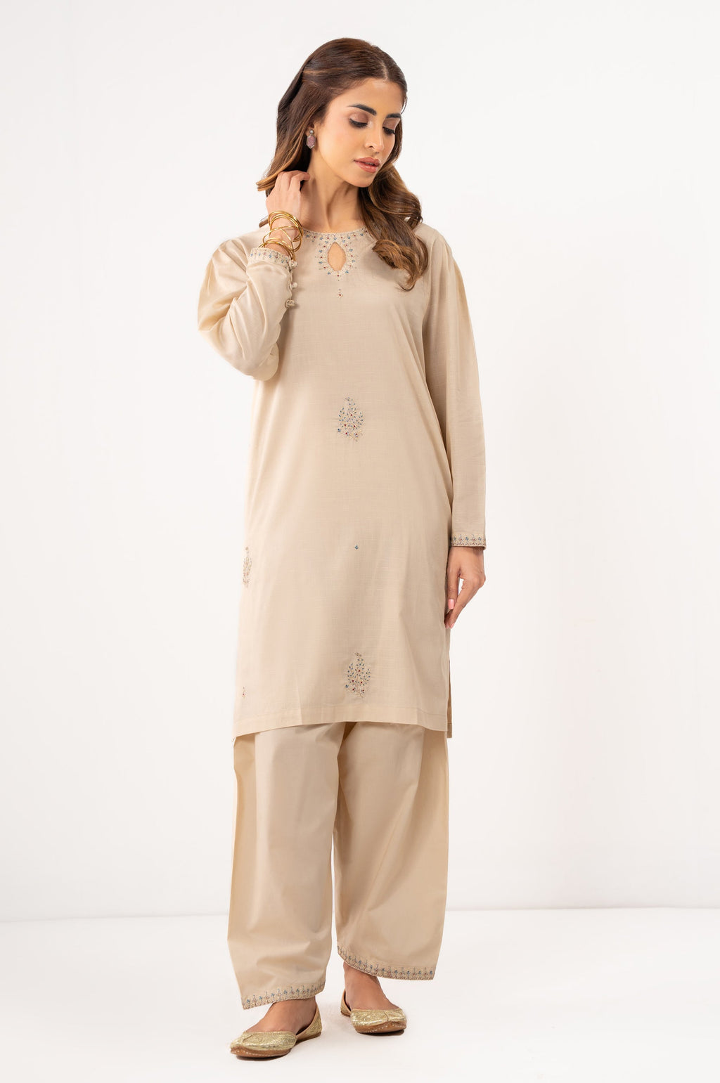 STITCHED EMBROIDERED SUIT (FACTORY E-OUTLET)
