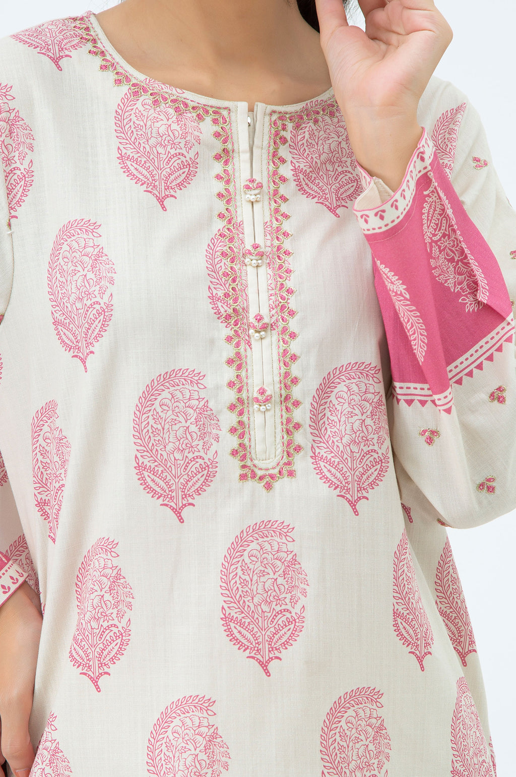 EMBROIDERED SUIT
