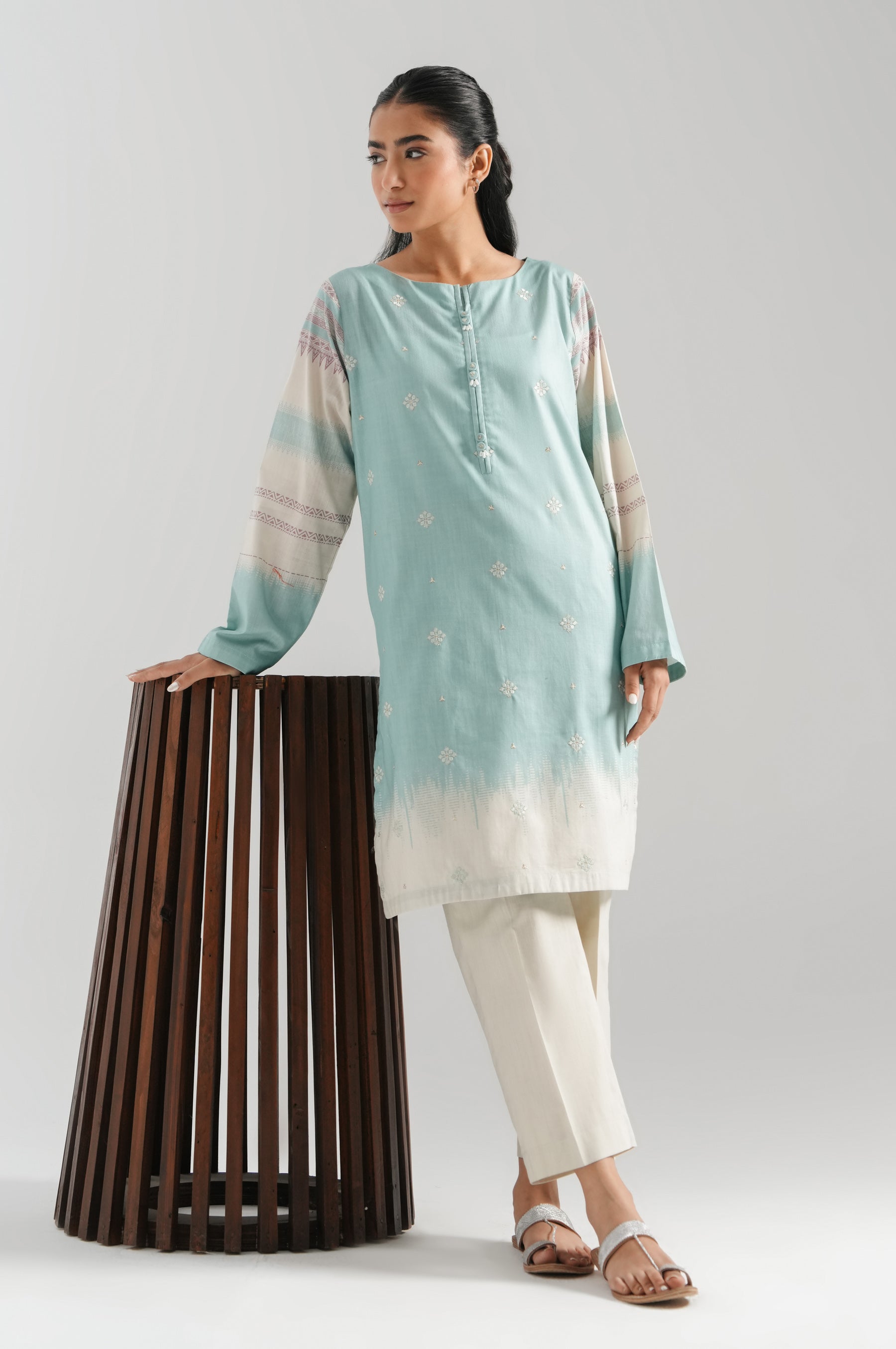STITCHED EMBROIDERED SHIRT BOTTOM (FACTORY E-OUTLET)