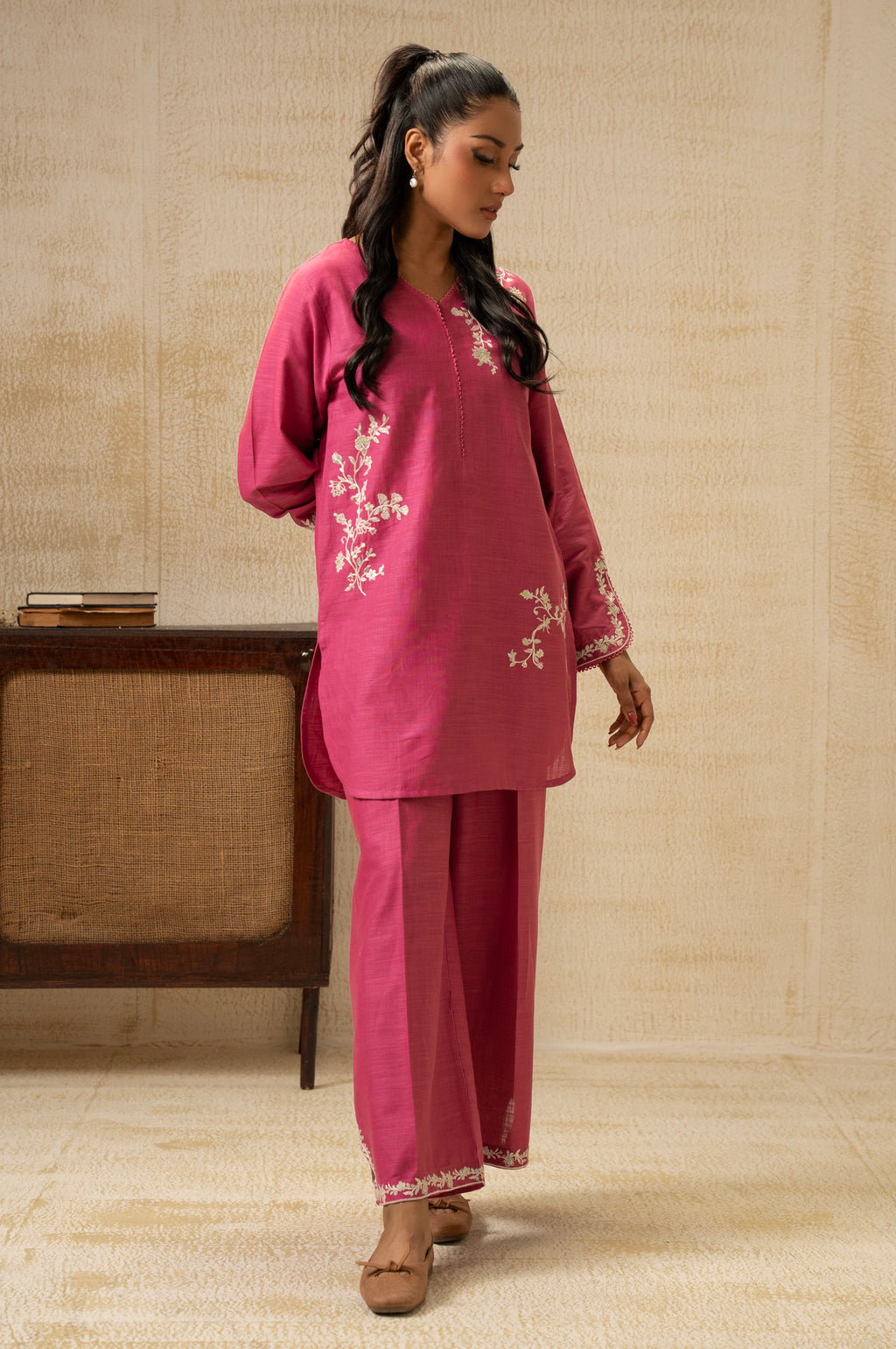 STITCHED EMBROIDERED SUIT
