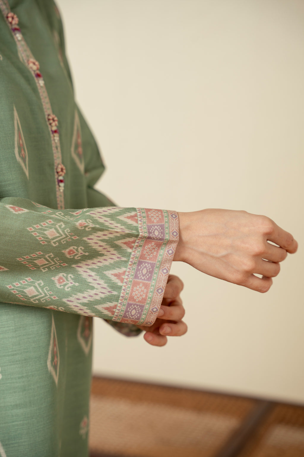 STITCHED PRINTED SHIRT BOTTOM