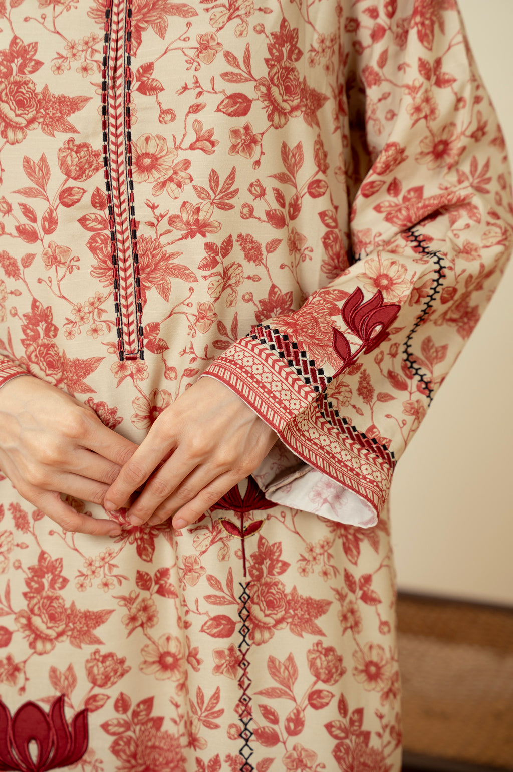 STITCHED EMBROIDERED SUIT