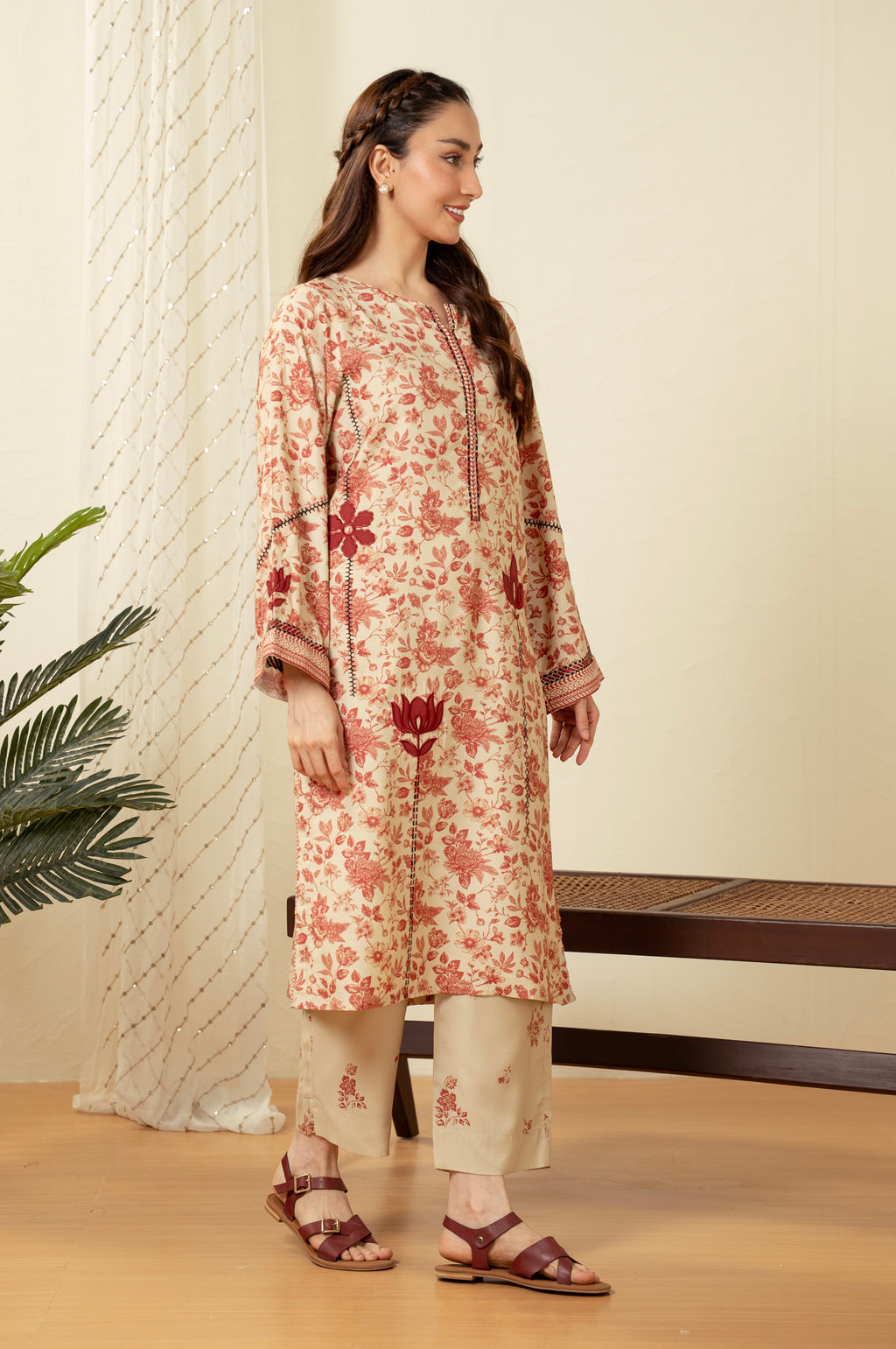 STITCHED EMBROIDERED SUIT