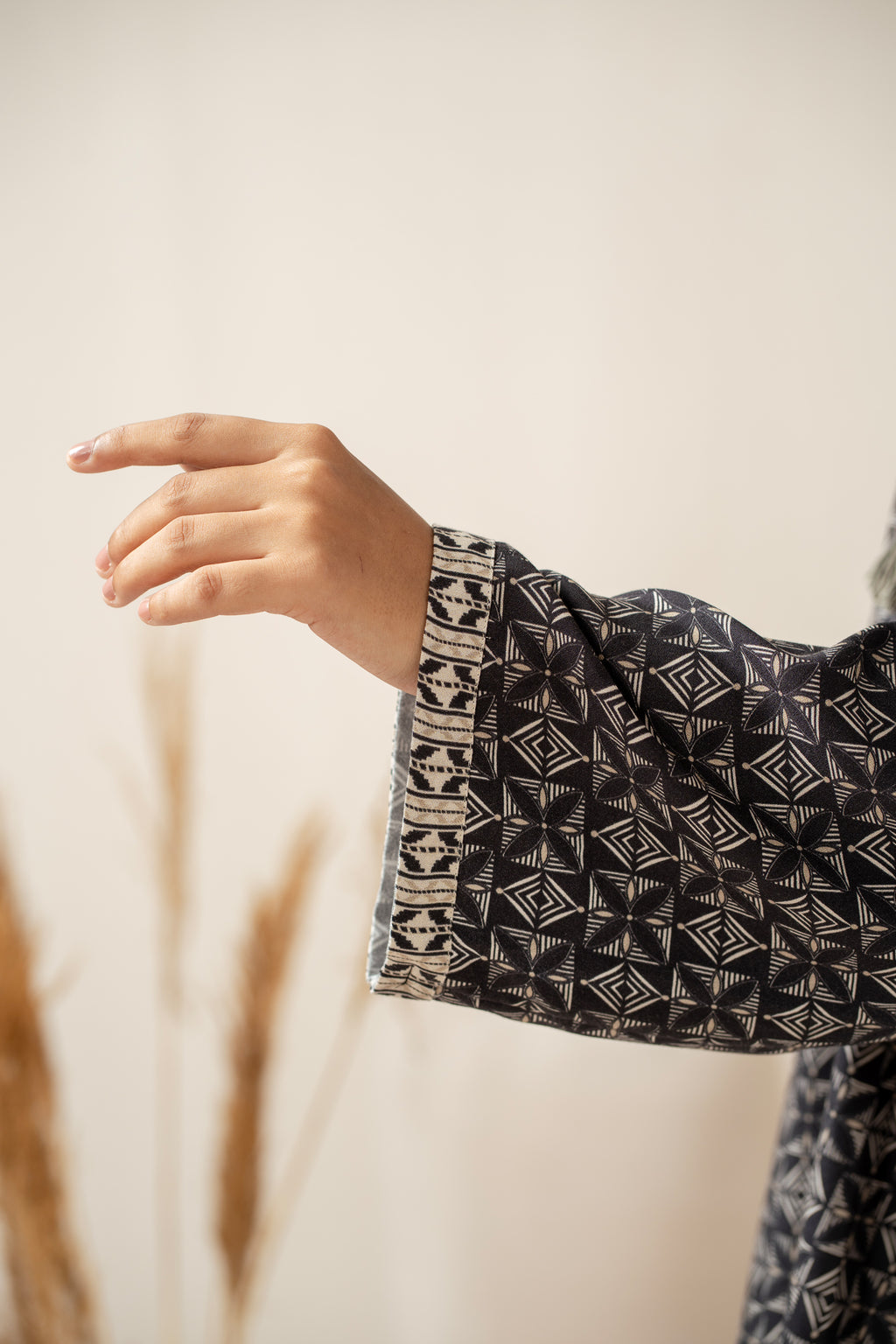 STITCHED PRINTED SHIRT BOTTOM