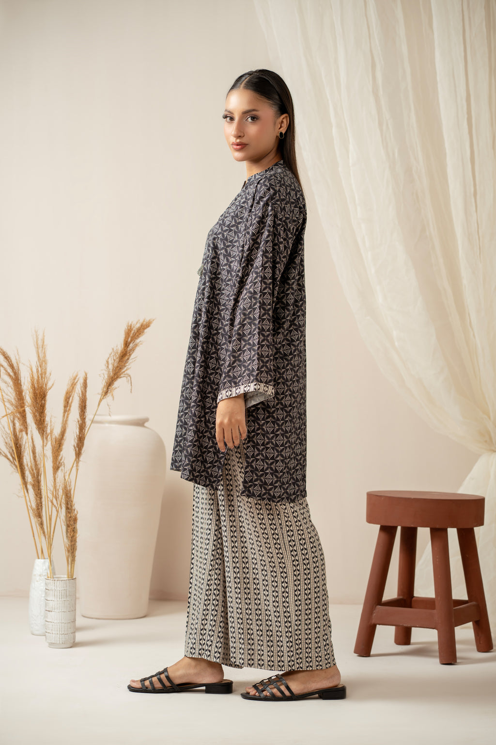 STITCHED PRINTED SHIRT BOTTOM