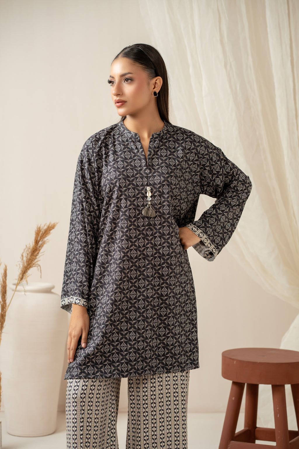 STITCHED PRINTED SHIRT BOTTOM