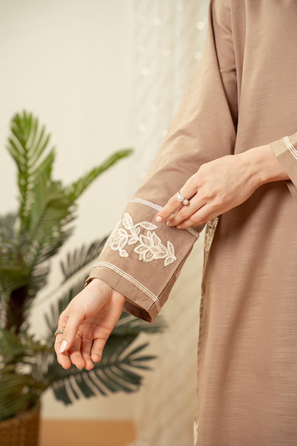 STITCHED EMBROIDERED SHIRT BOTTOM