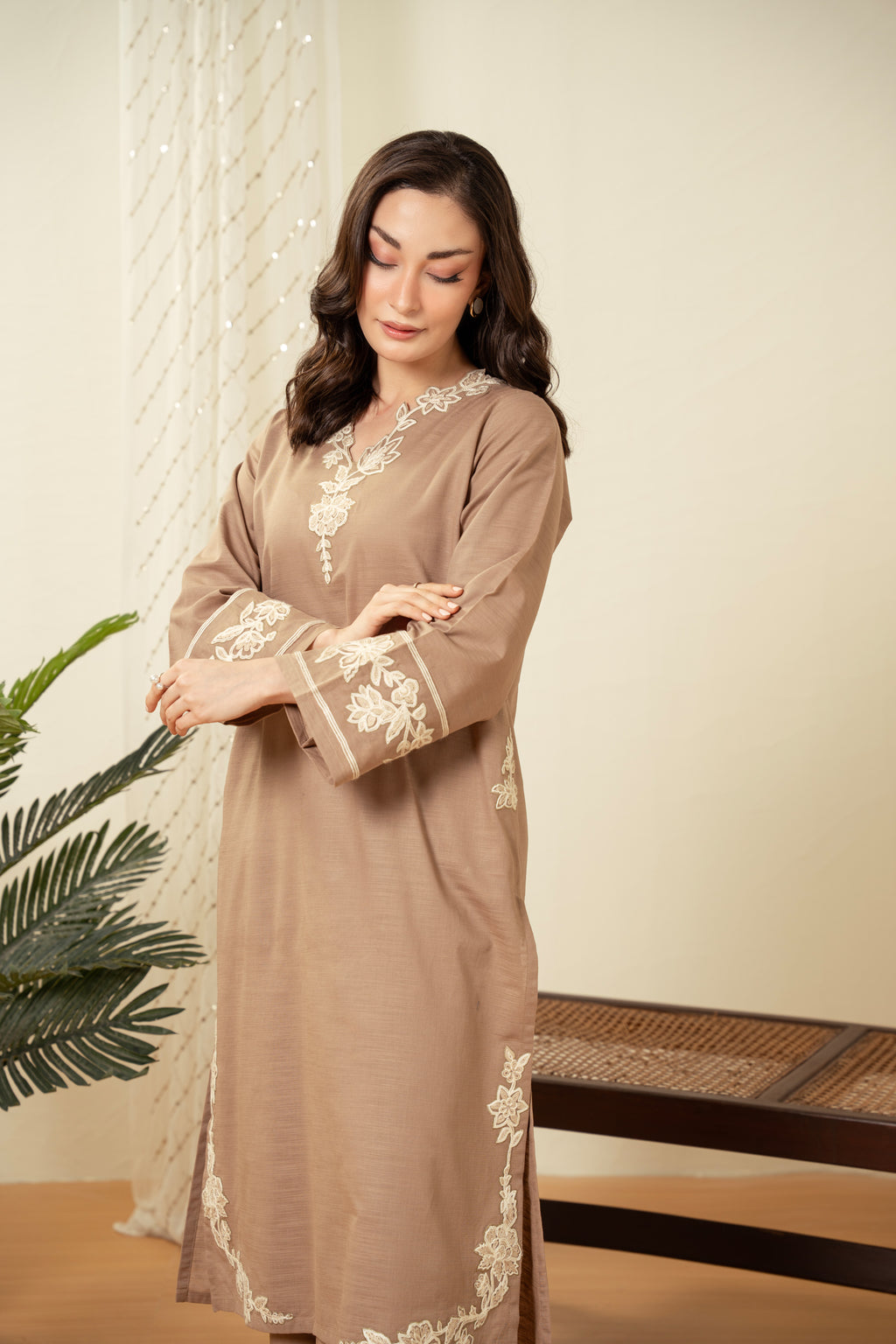 STITCHED EMBROIDERED SHIRT BOTTOM