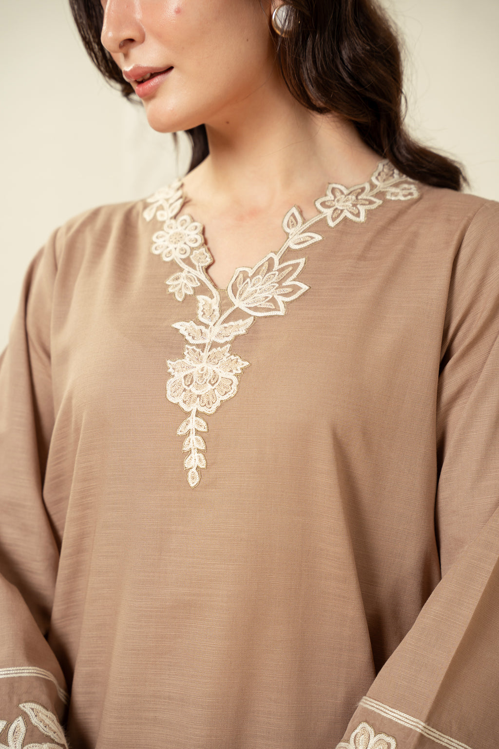 STITCHED EMBROIDERED SHIRT BOTTOM