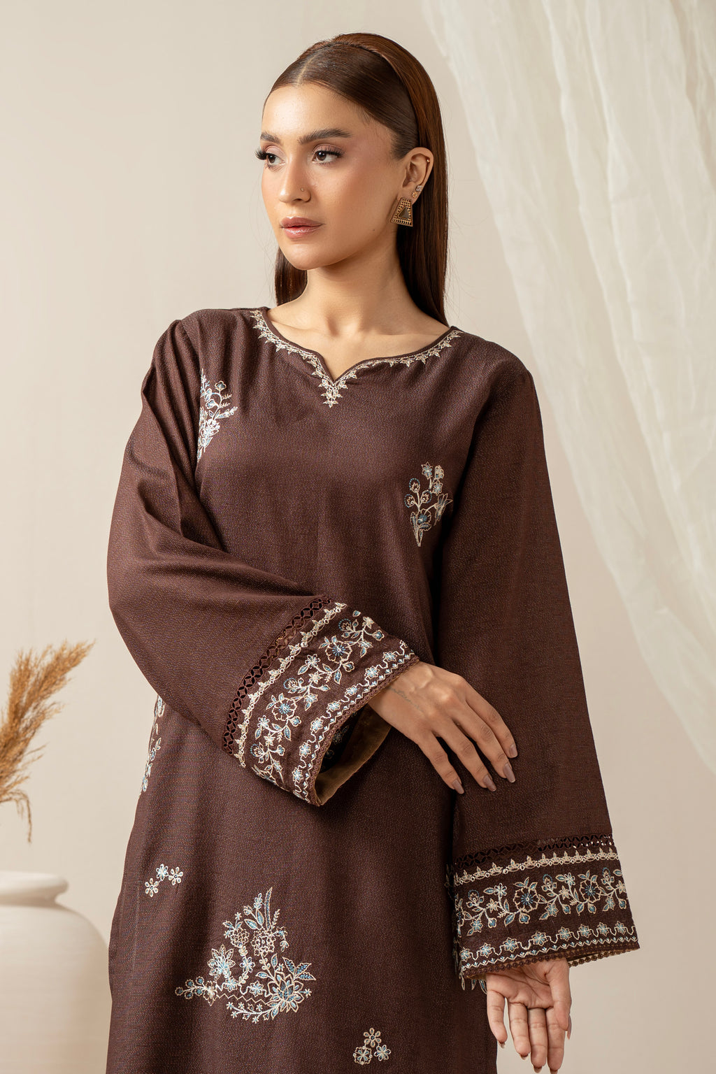 STITCHED EMBROIDERED SHIRT BOTTOM