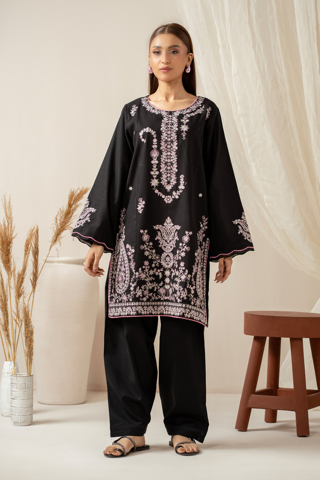 STITCHED EMBROIDERED SHIRT BOTTOM