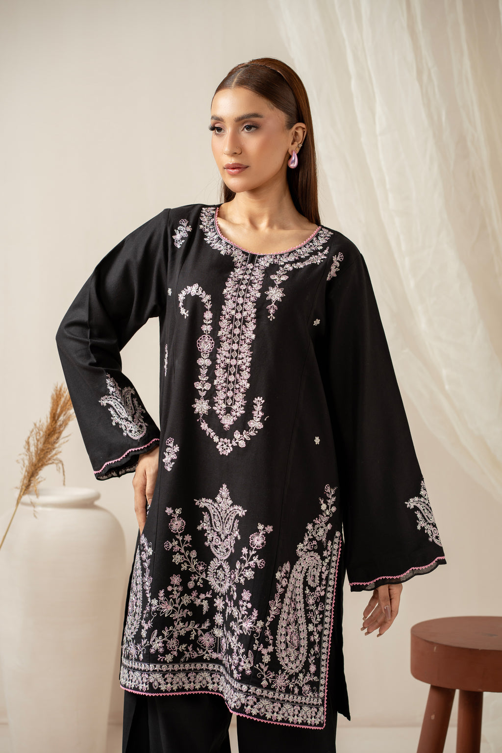 STITCHED EMBROIDERED SHIRT BOTTOM