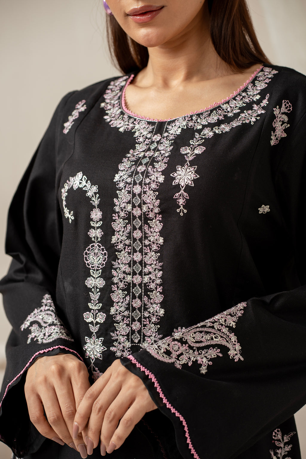 STITCHED EMBROIDERED SHIRT BOTTOM