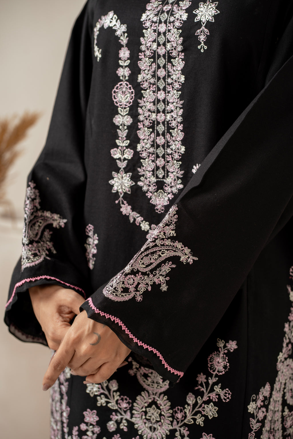 STITCHED EMBROIDERED SHIRT BOTTOM