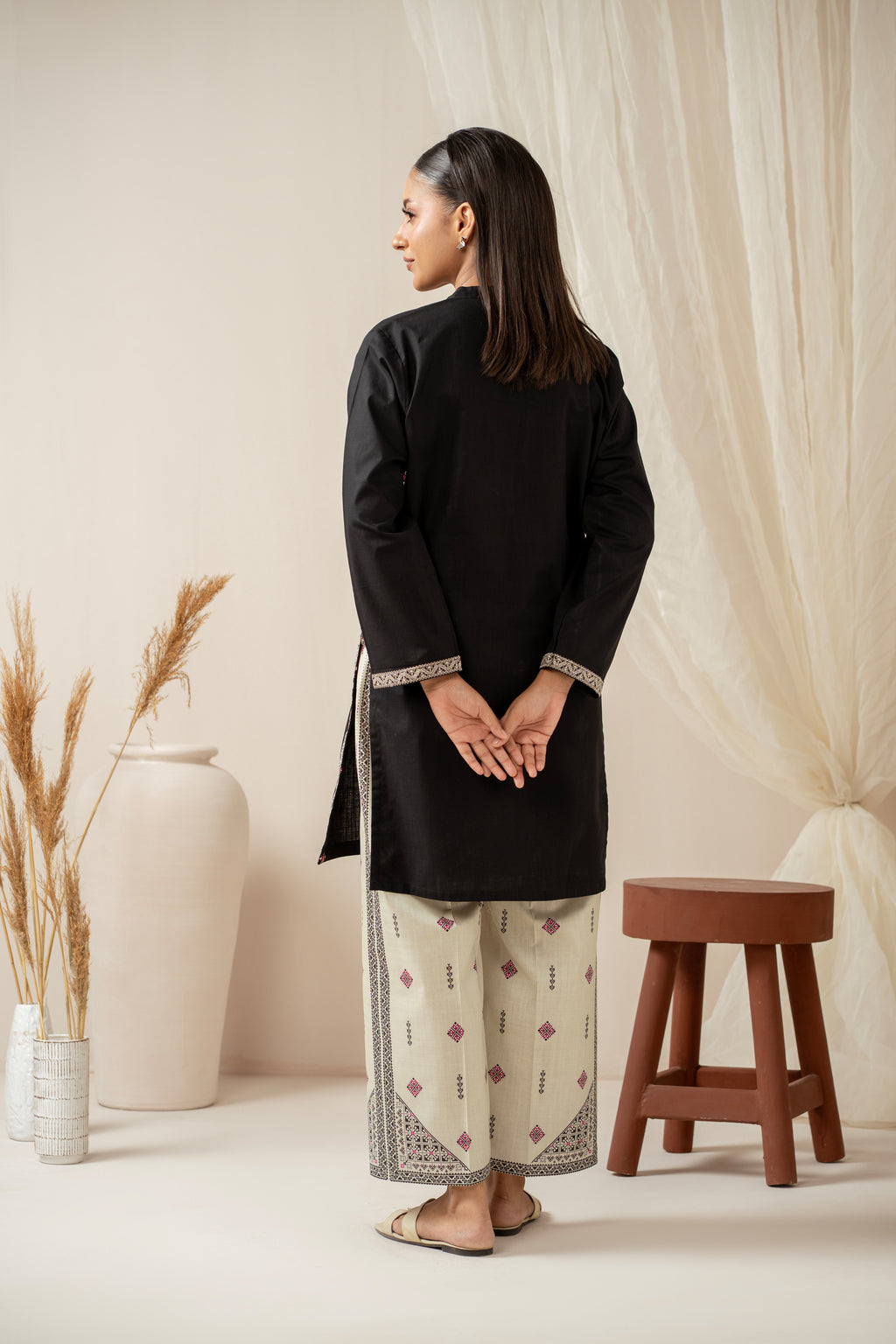 STITCHED EMBROIDERED SHIRT BOTTOM