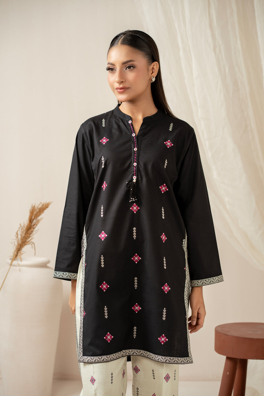 STITCHED EMBROIDERED SHIRT BOTTOM