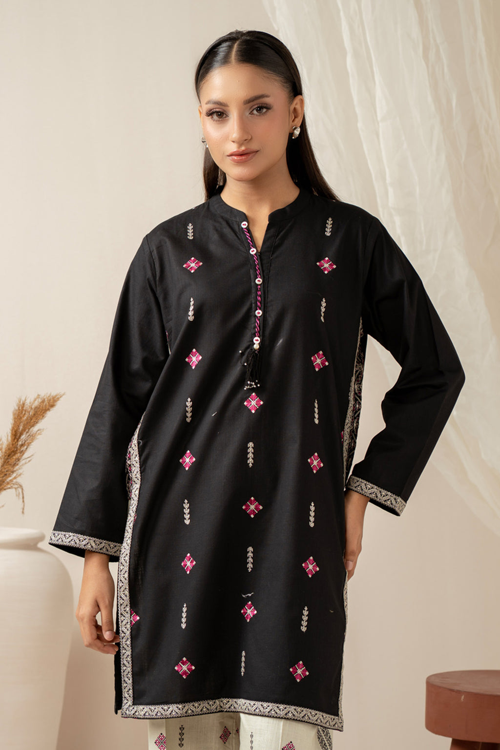 STITCHED EMBROIDERED SHIRT BOTTOM