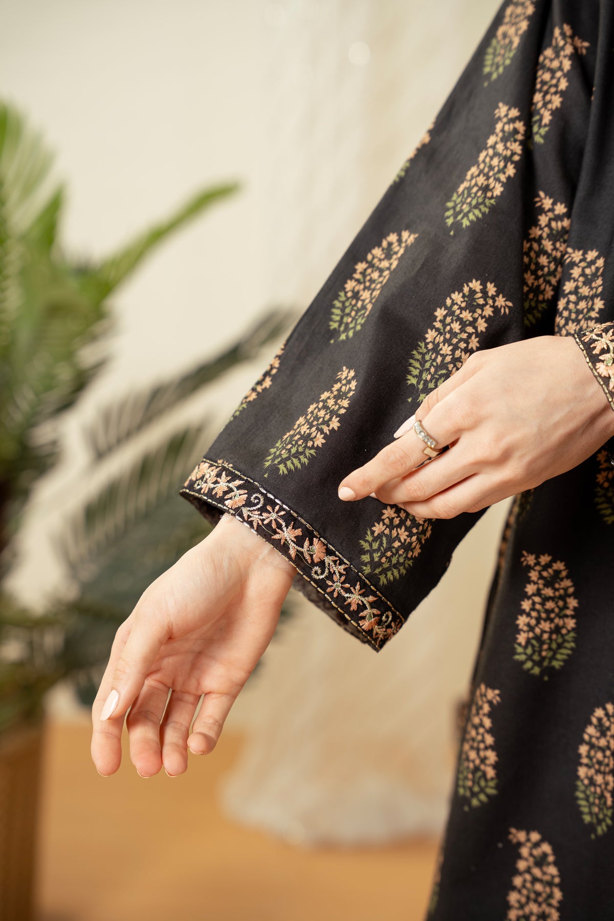 EMBROIDERED COTTON LINEN VISCOSE STITCHED 2 PIECE SUIT
