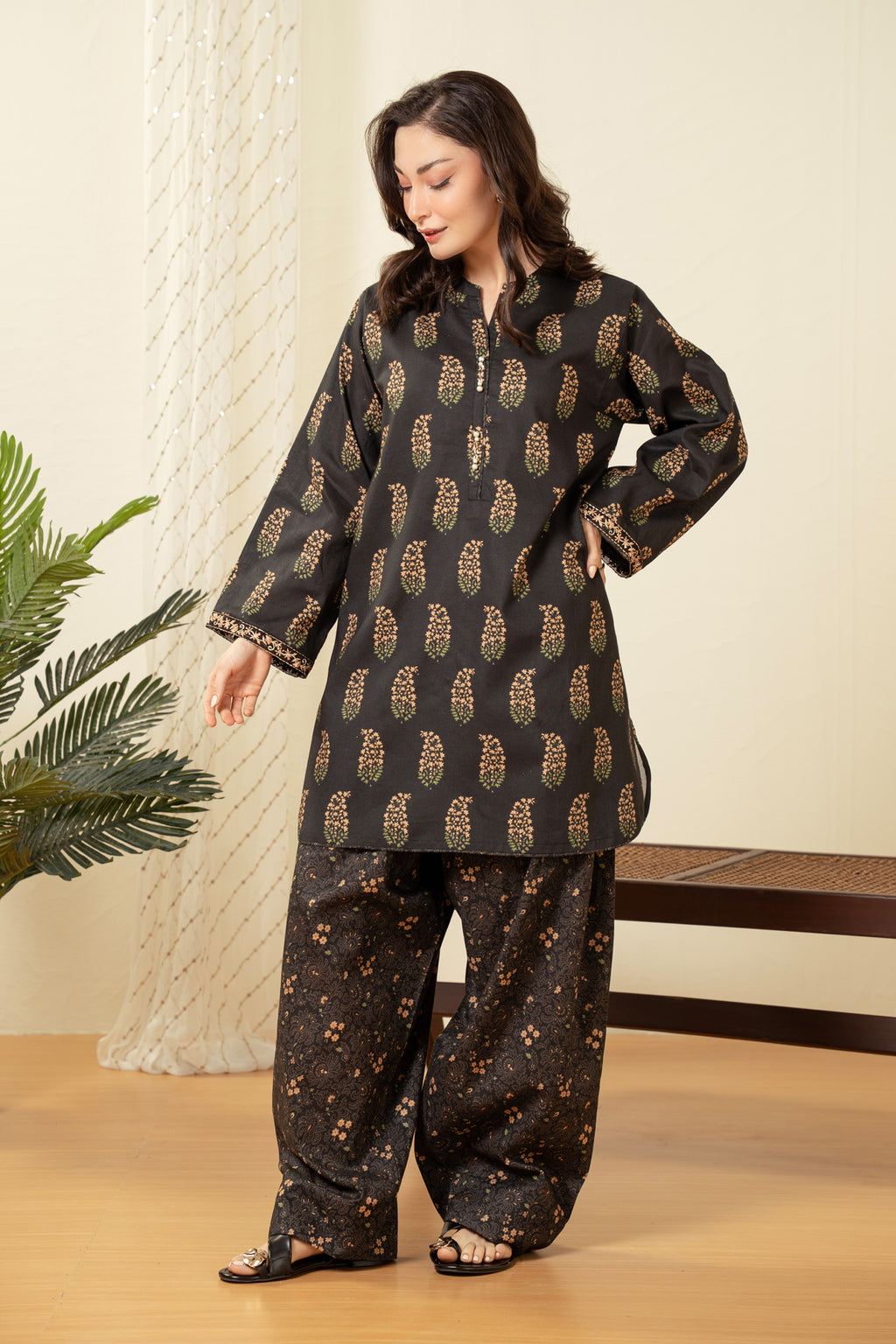 STITCHED EMBROIDERED SHIRT BOTTOM