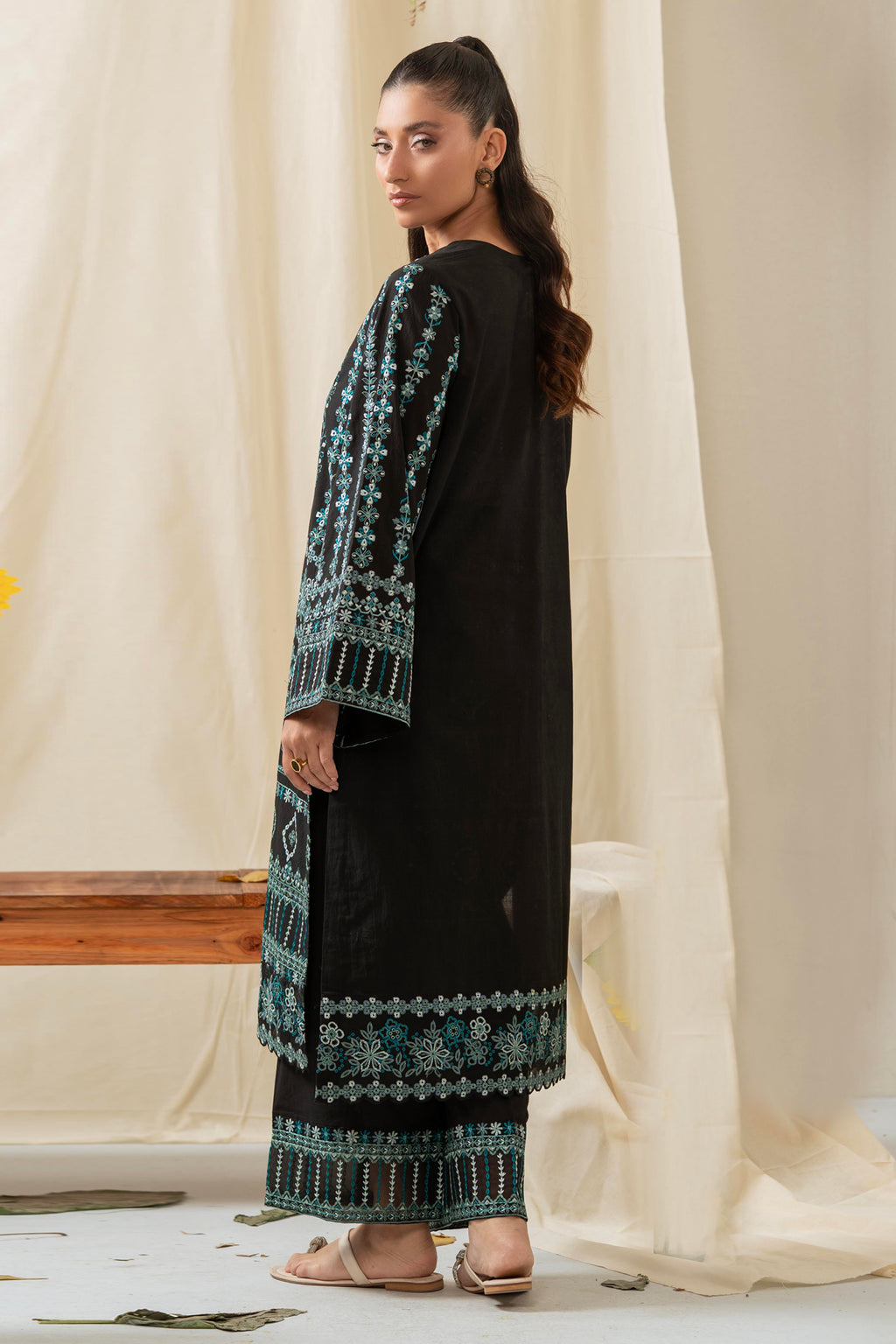 EMBROIDERED CAMBRIC STITCHED SHIRT BOTTOM
