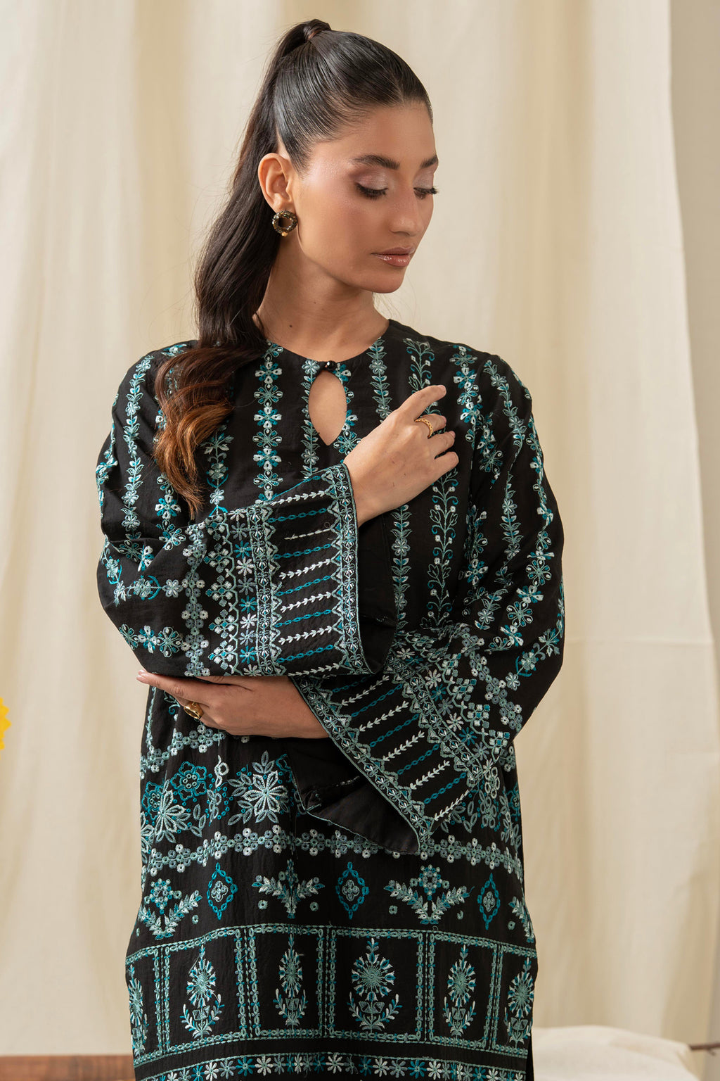 EMBROIDERED CAMBRIC STITCHED SHIRT BOTTOM