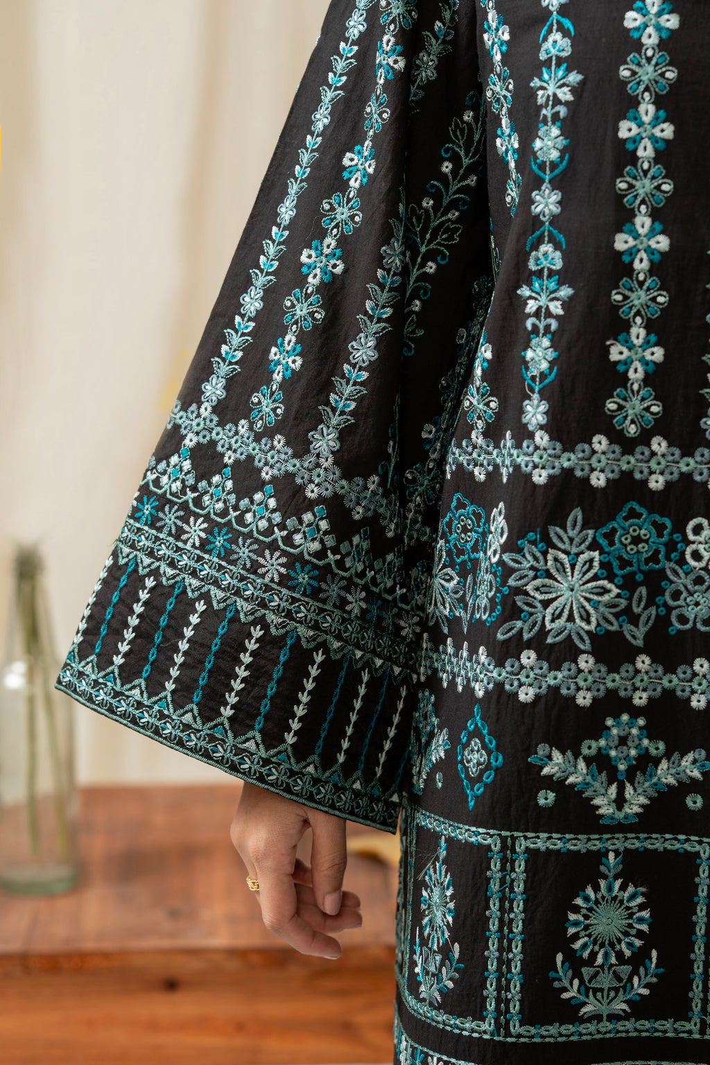 EMBROIDERED CAMBRIC STITCHED SHIRT BOTTOM