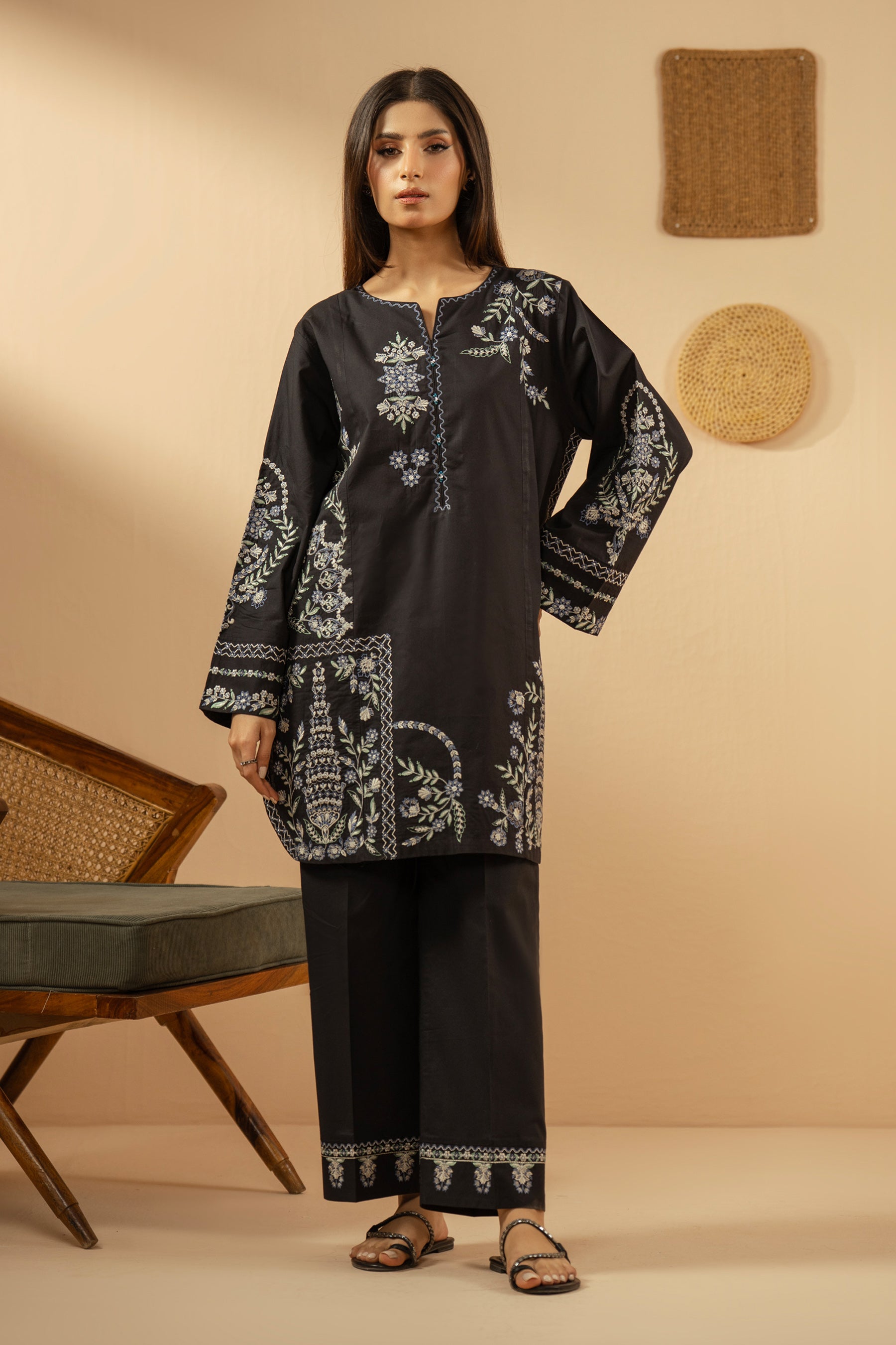 EMBROIDERED CAMBRIC STITCHED 2 PIECE SUIT
