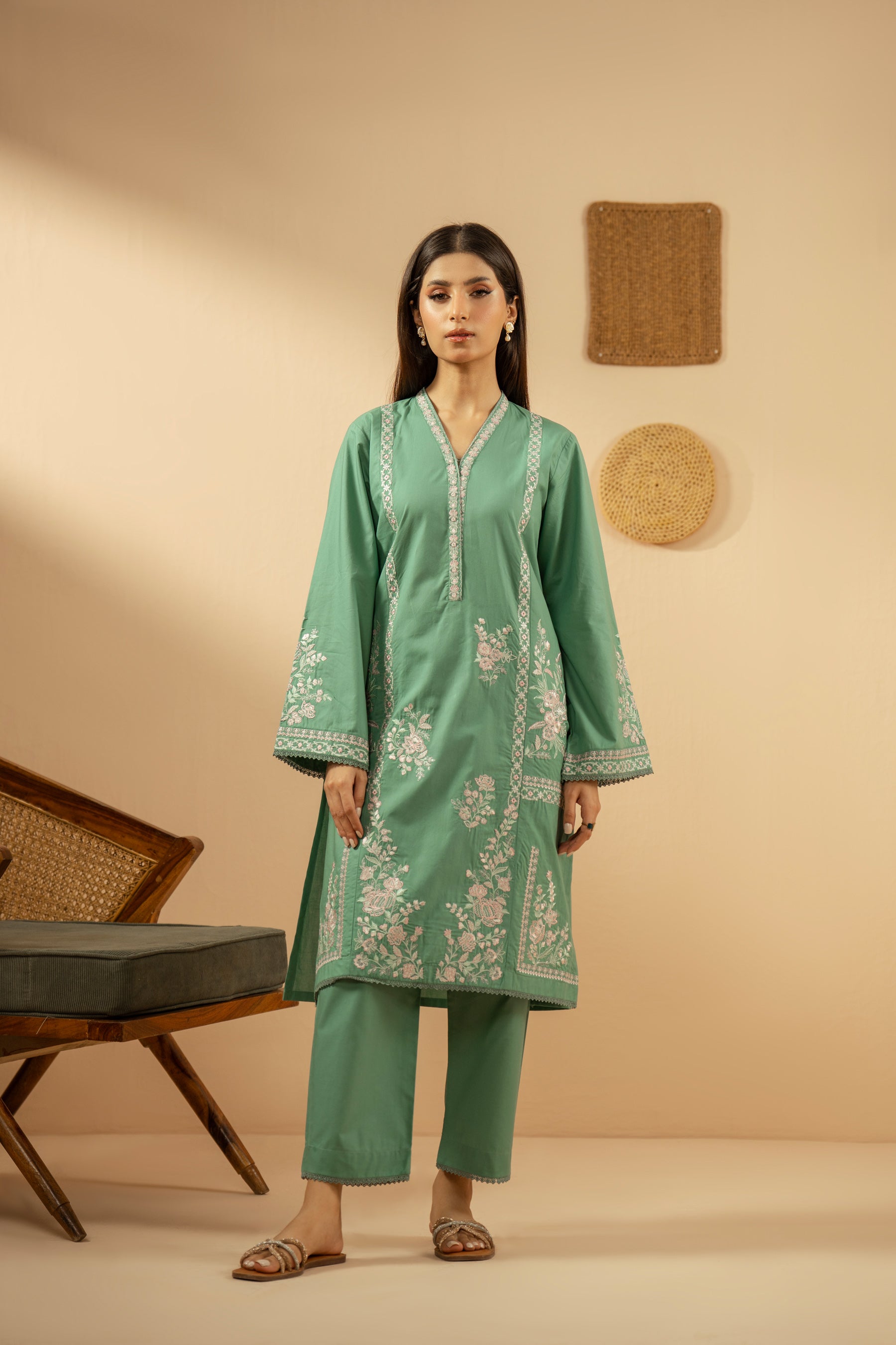 EMBROIDERED CAMBRIC STITCHED 2 PIECE SUIT