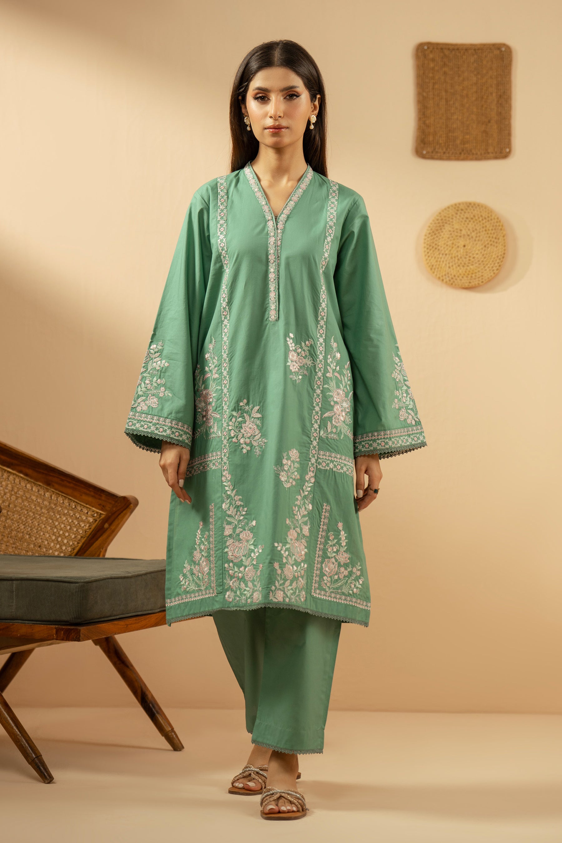 EMBROIDERED CAMBRIC STITCHED 2 PIECE SUIT