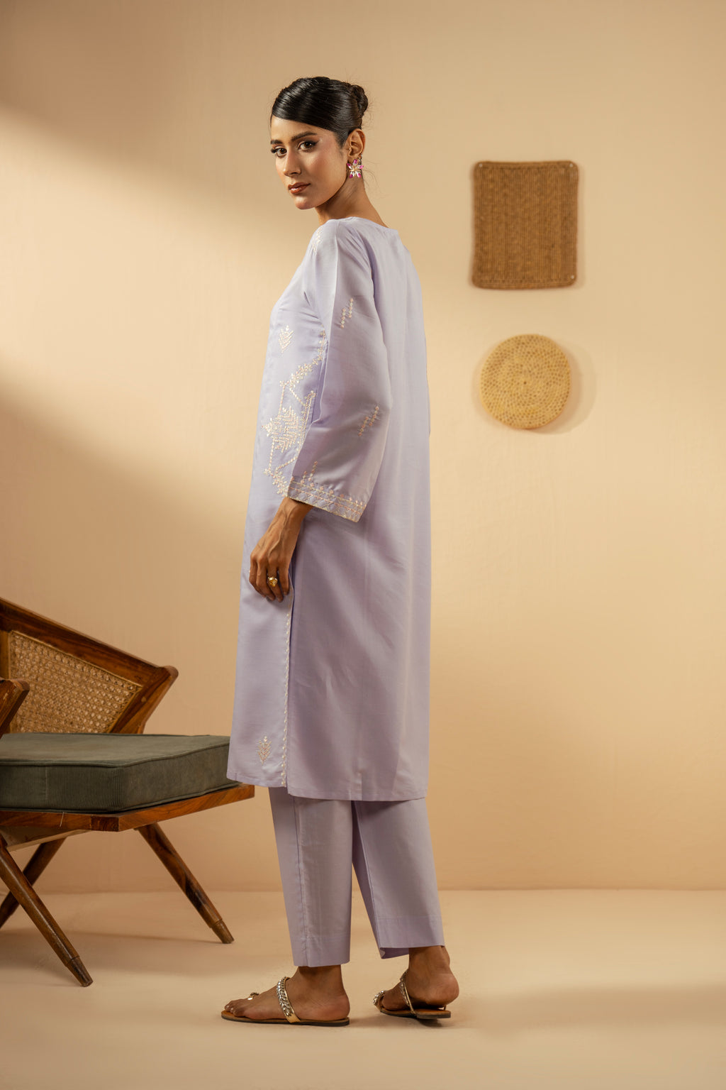 EMBROIDERED CAMBRIC ZARI STITCHED 2 PIECE SUIT