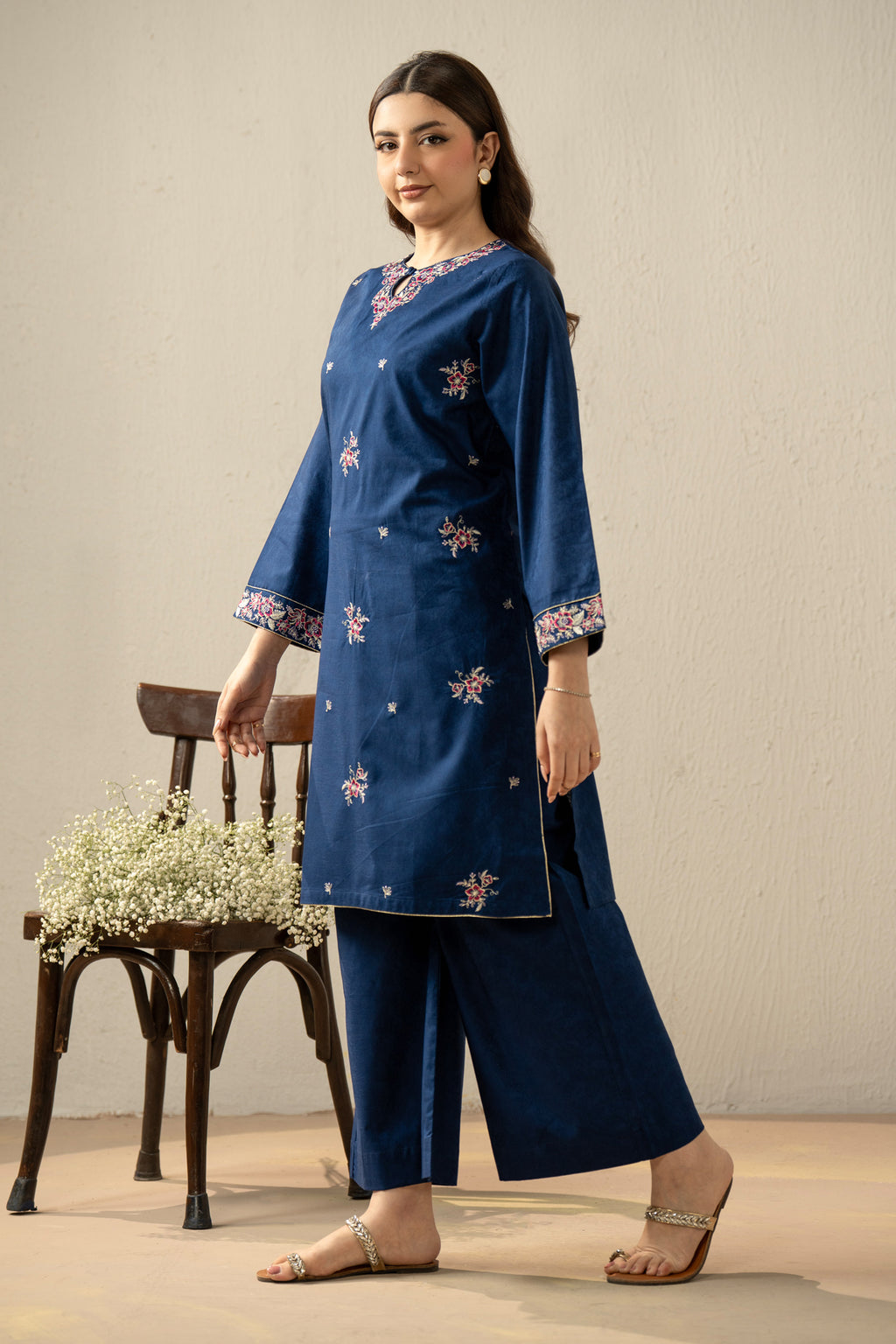 EMBROIDERED SELF JACQUARD STITCHED 2 PIECE SUIT