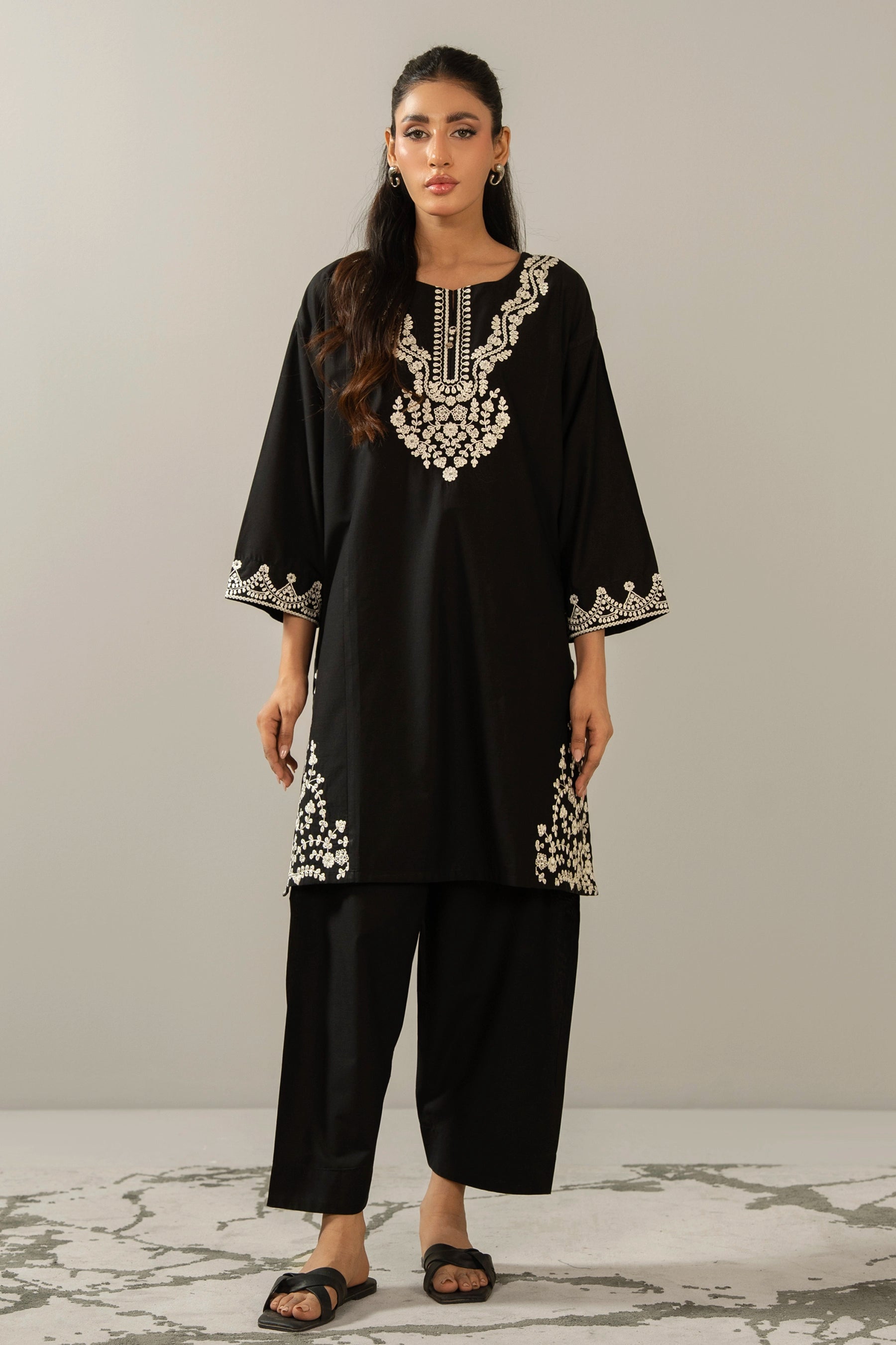 EMBROIDERED CAMBRIC STITCHED SHIRT BOTTOM SUIT