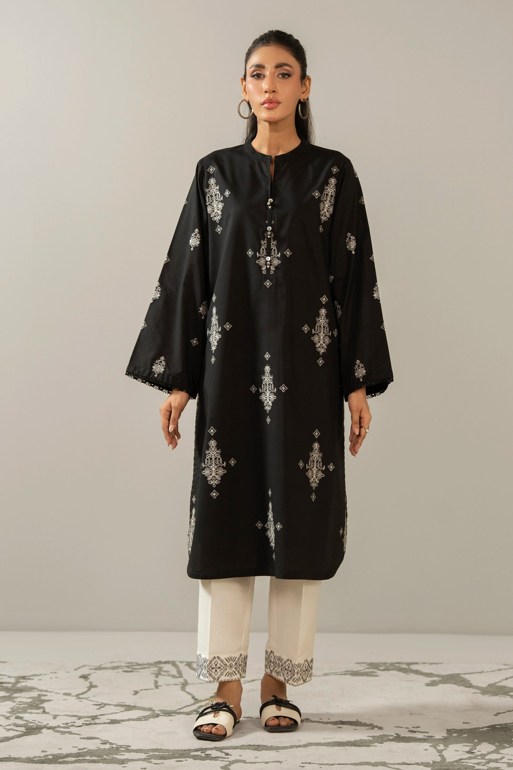 EMBROIDERED CAMBRIC STITCHED SHIRT BOTTOM SUIT