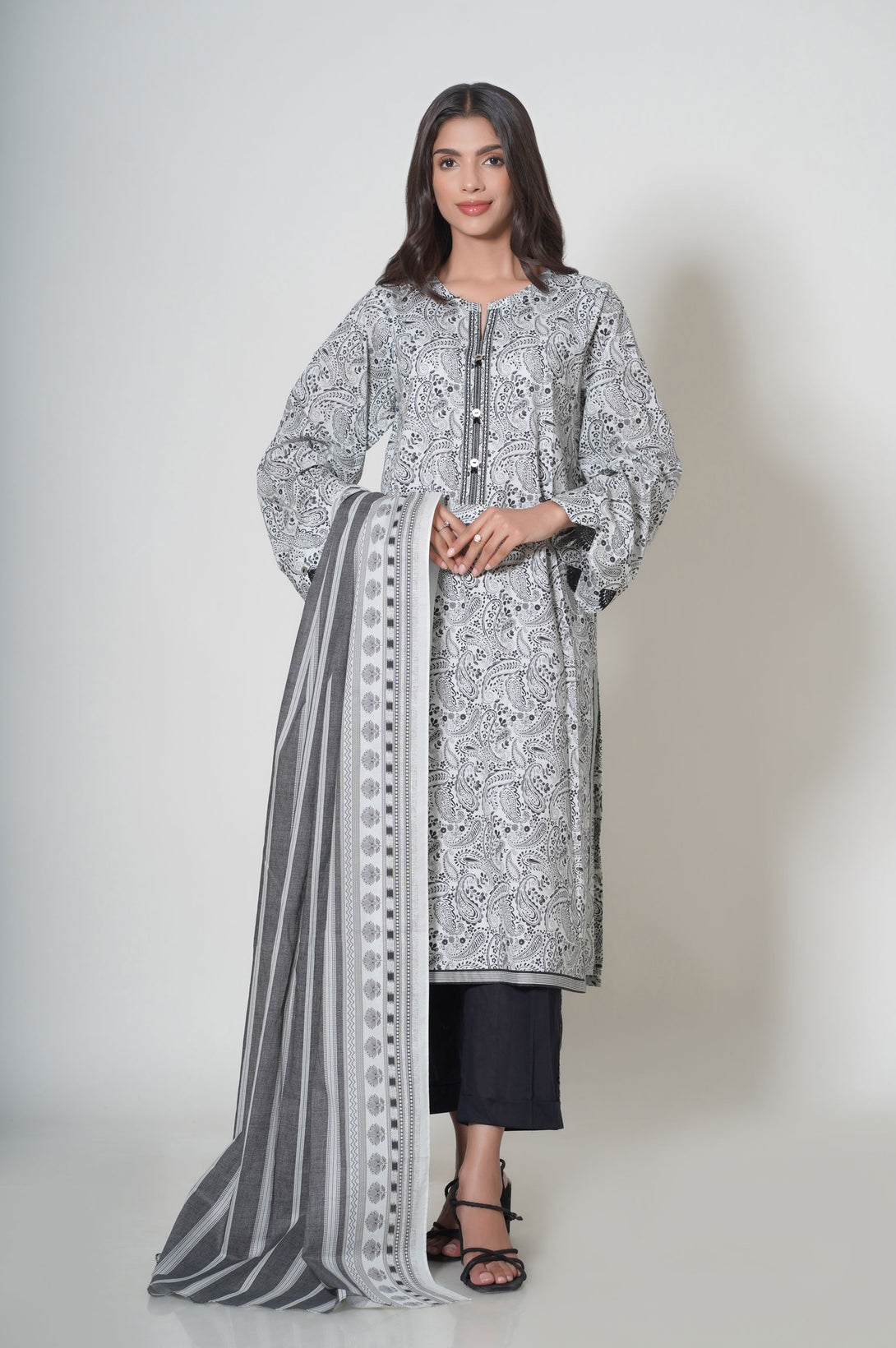 Stitched 3 Piece Printed Cambric Suit – Zeenwoman