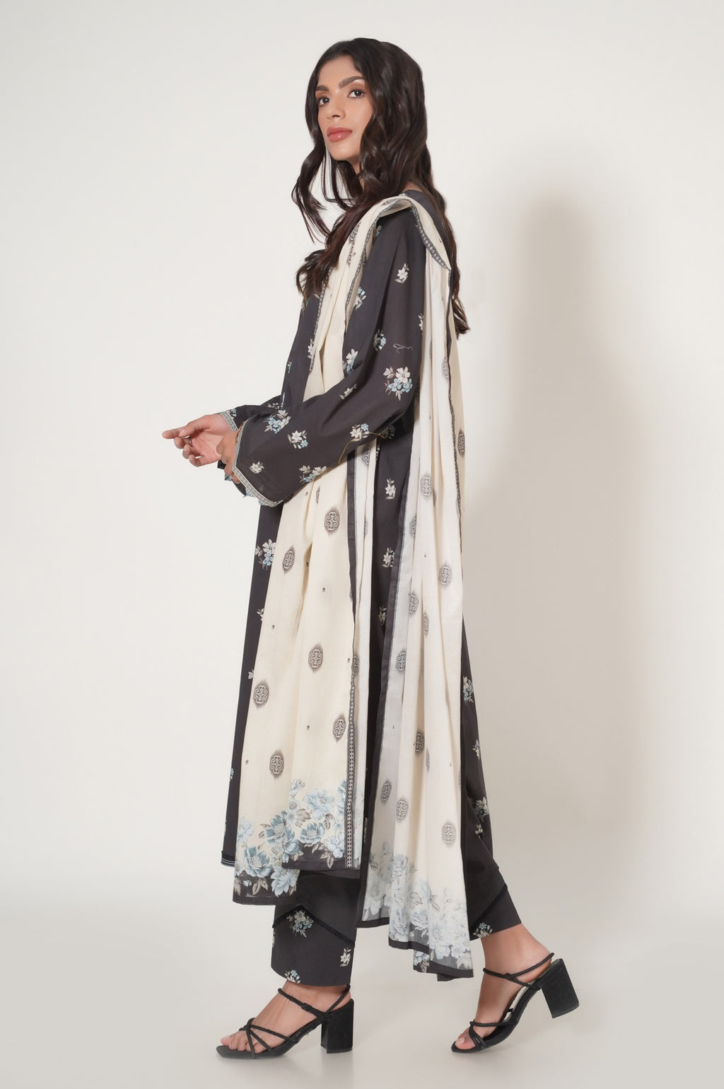 Unstitched 3 Piece Printed Cambric Suit