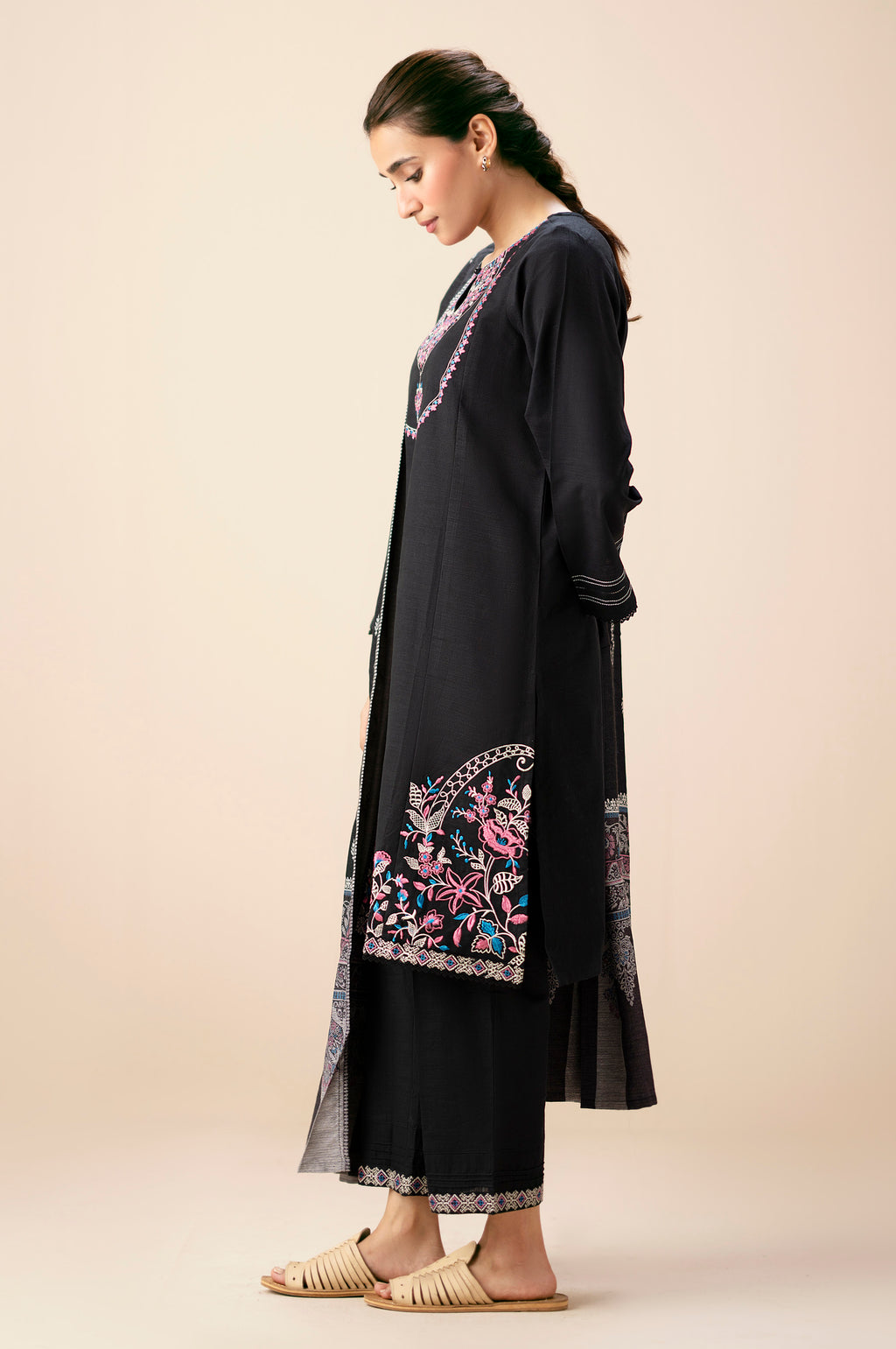 EMBROIDERED SUIT