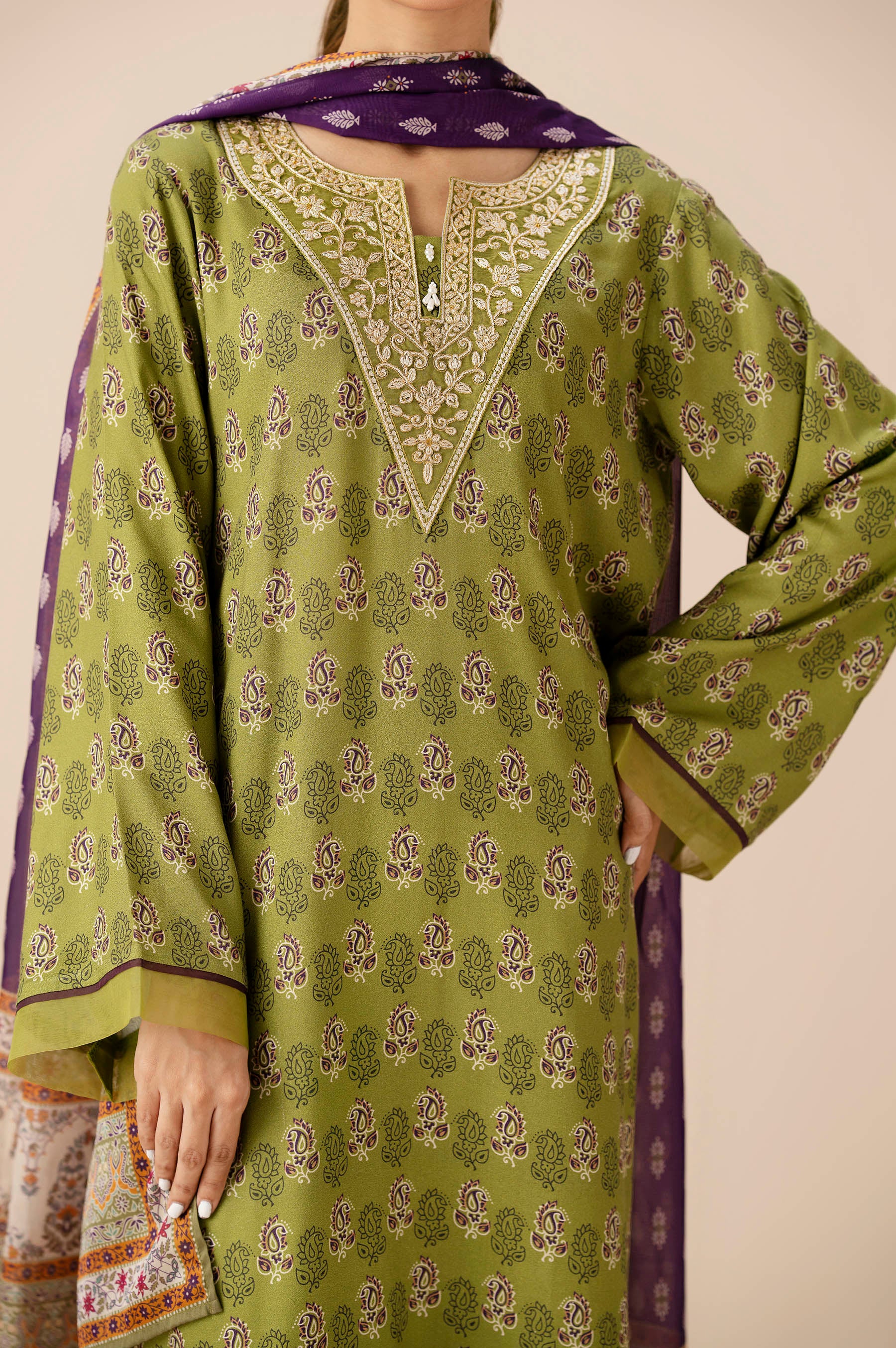 STITCHED EMBROIDERED SUIT