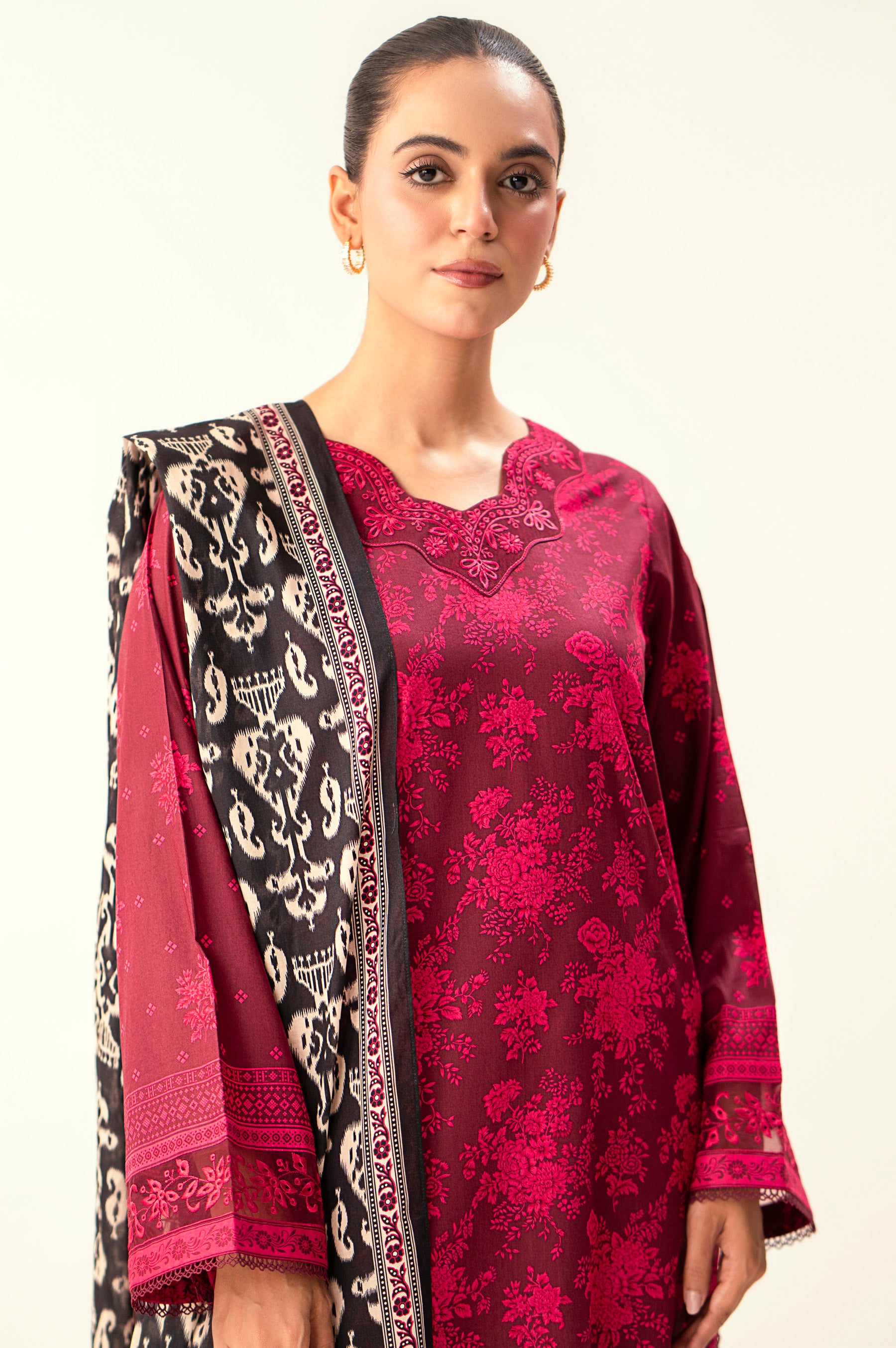 EMBROIDERED SUIT