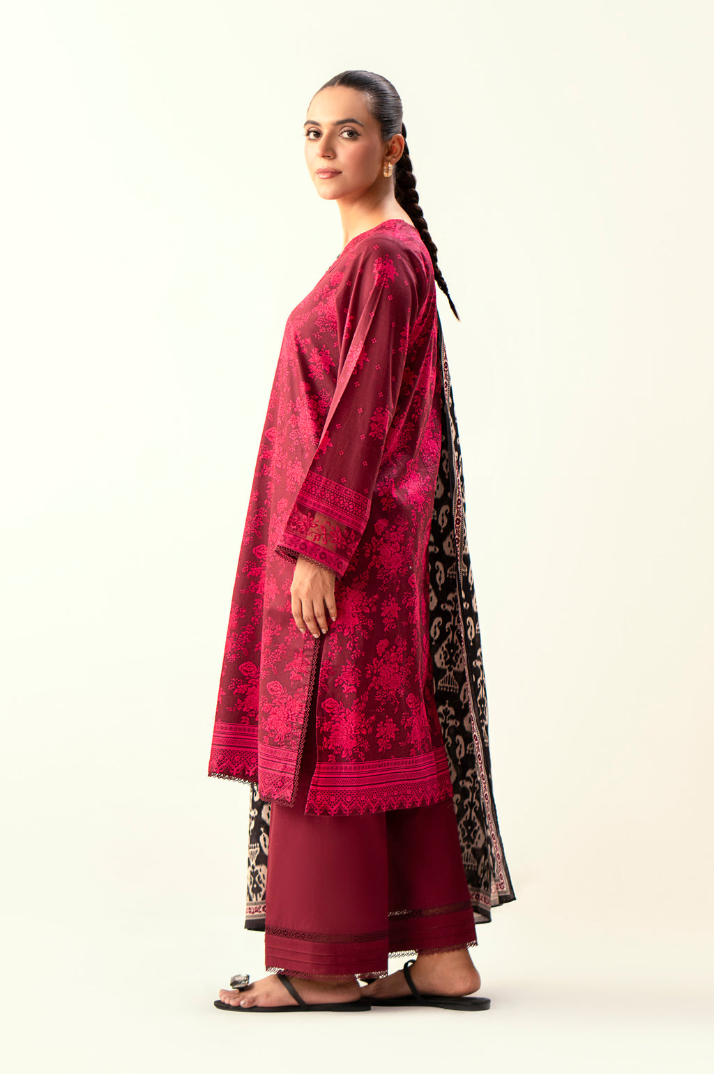 EMBROIDERED SUIT