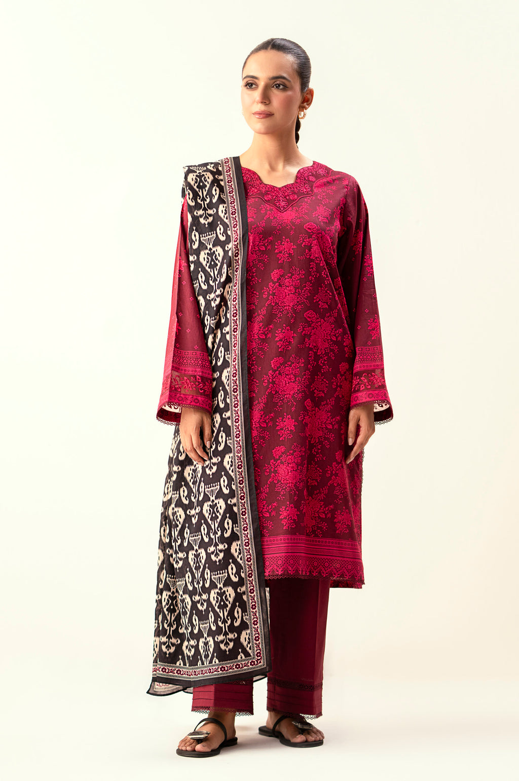 EMBROIDERED SUIT