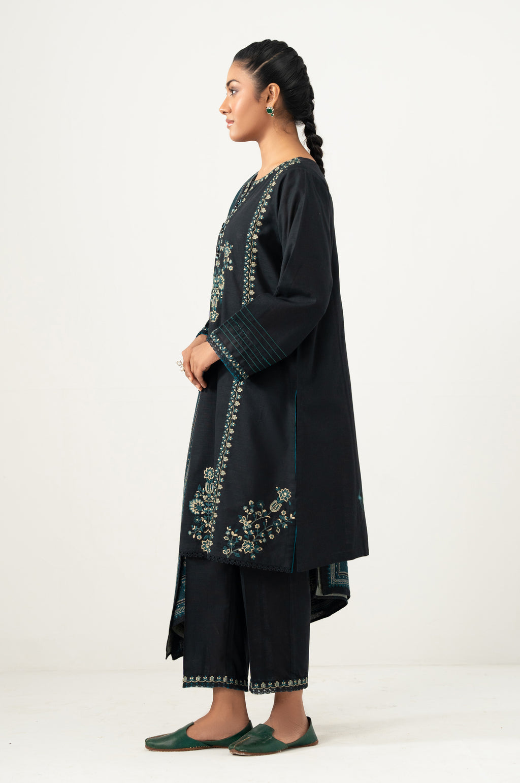 EMBROIDERED SUIT