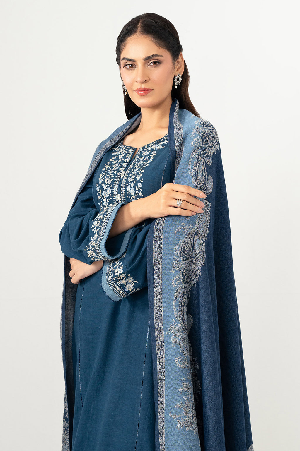 STITCHED EMBROIDERED SUIT