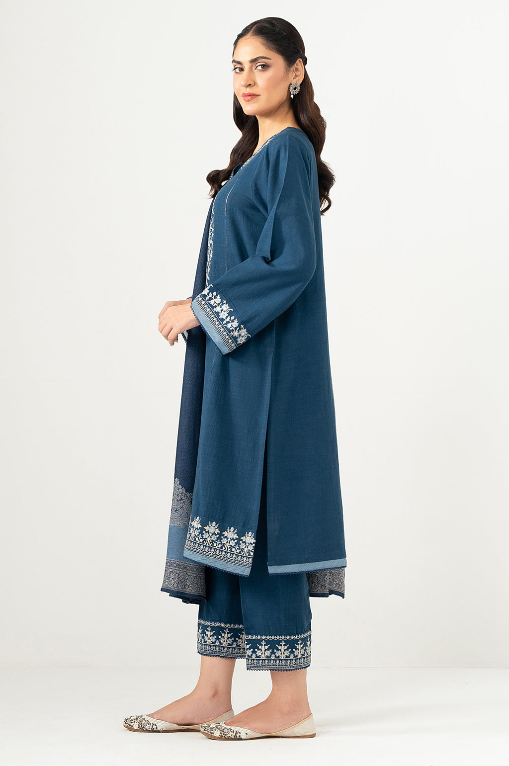 STITCHED EMBROIDERED SUIT