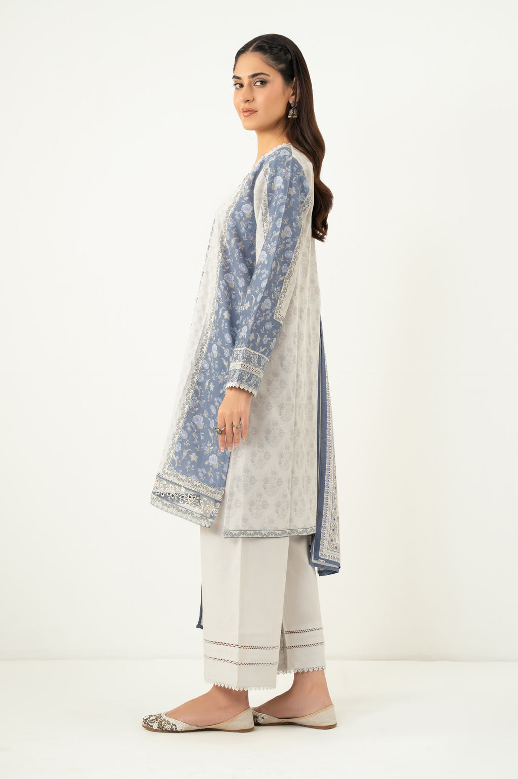 EMBROIDERED SUIT