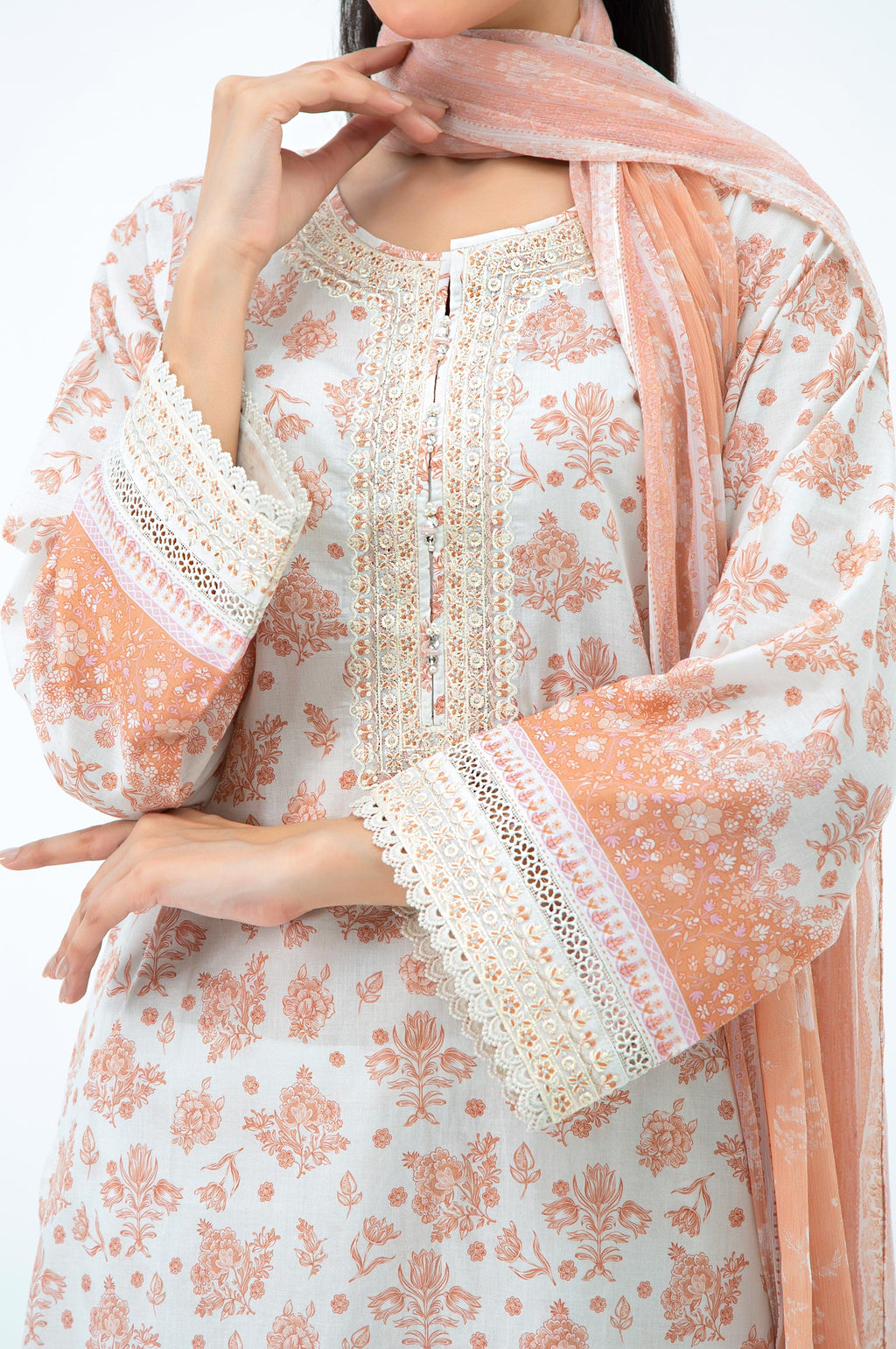 EMBROIDERED SUIT