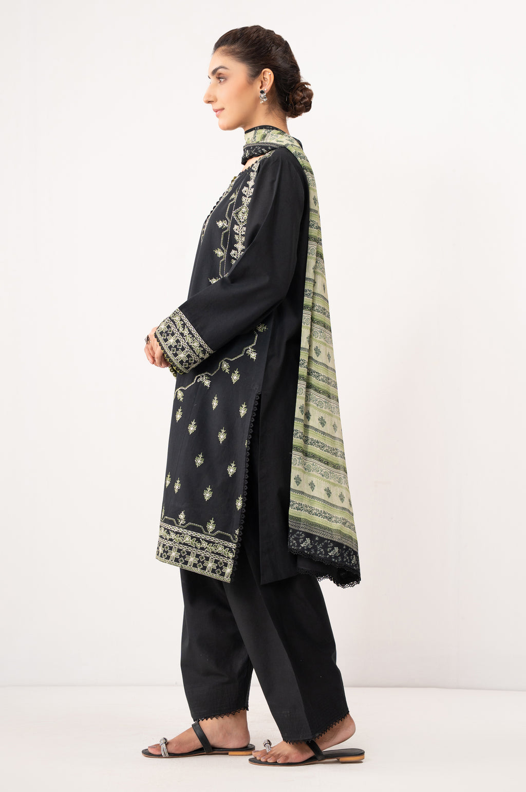 EMBROIDERED SUIT