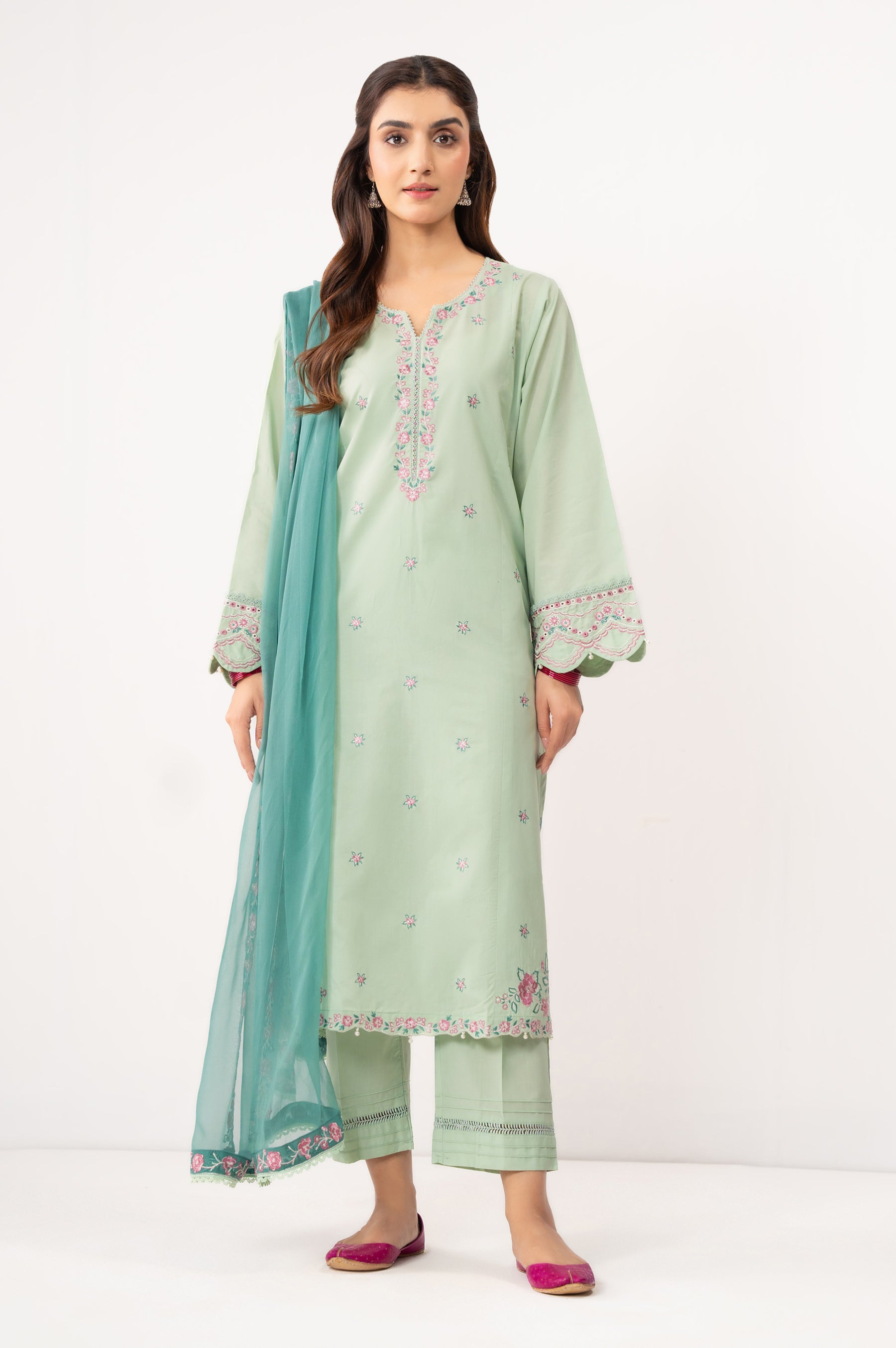 EMBROIDERED CAMBRIC STITCHED DUPATTA (FACTORY E-OUTLET)
