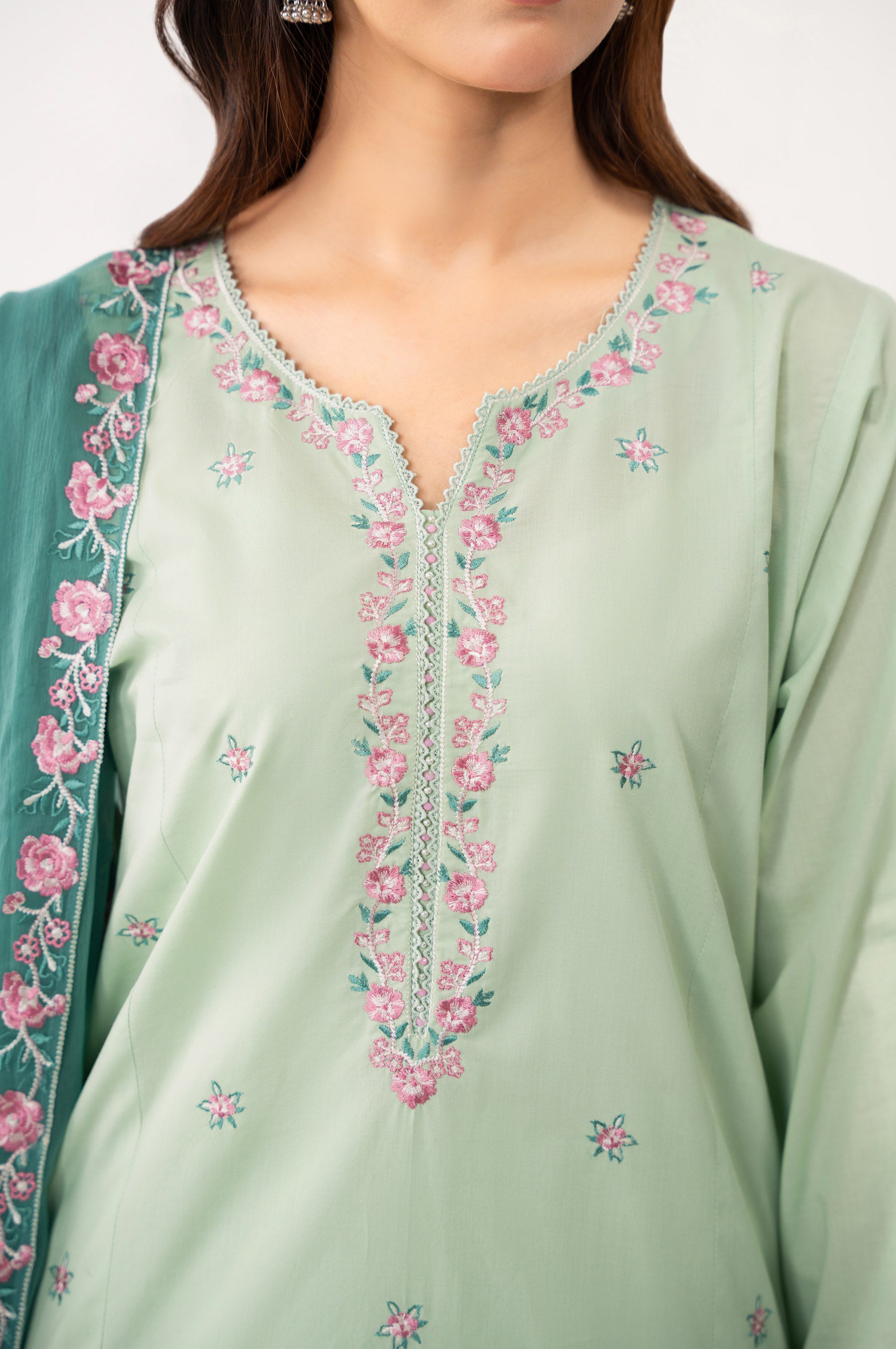 EMBROIDERED CAMBRIC STITCHED DUPATTA (FACTORY E-OUTLET)