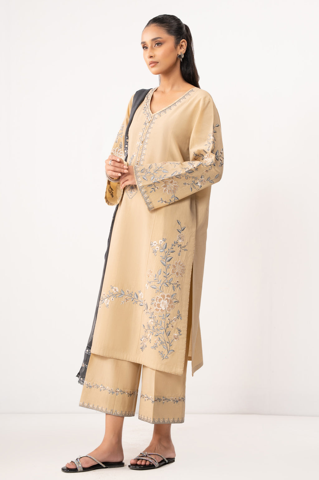 EMBROIDERED SUIT